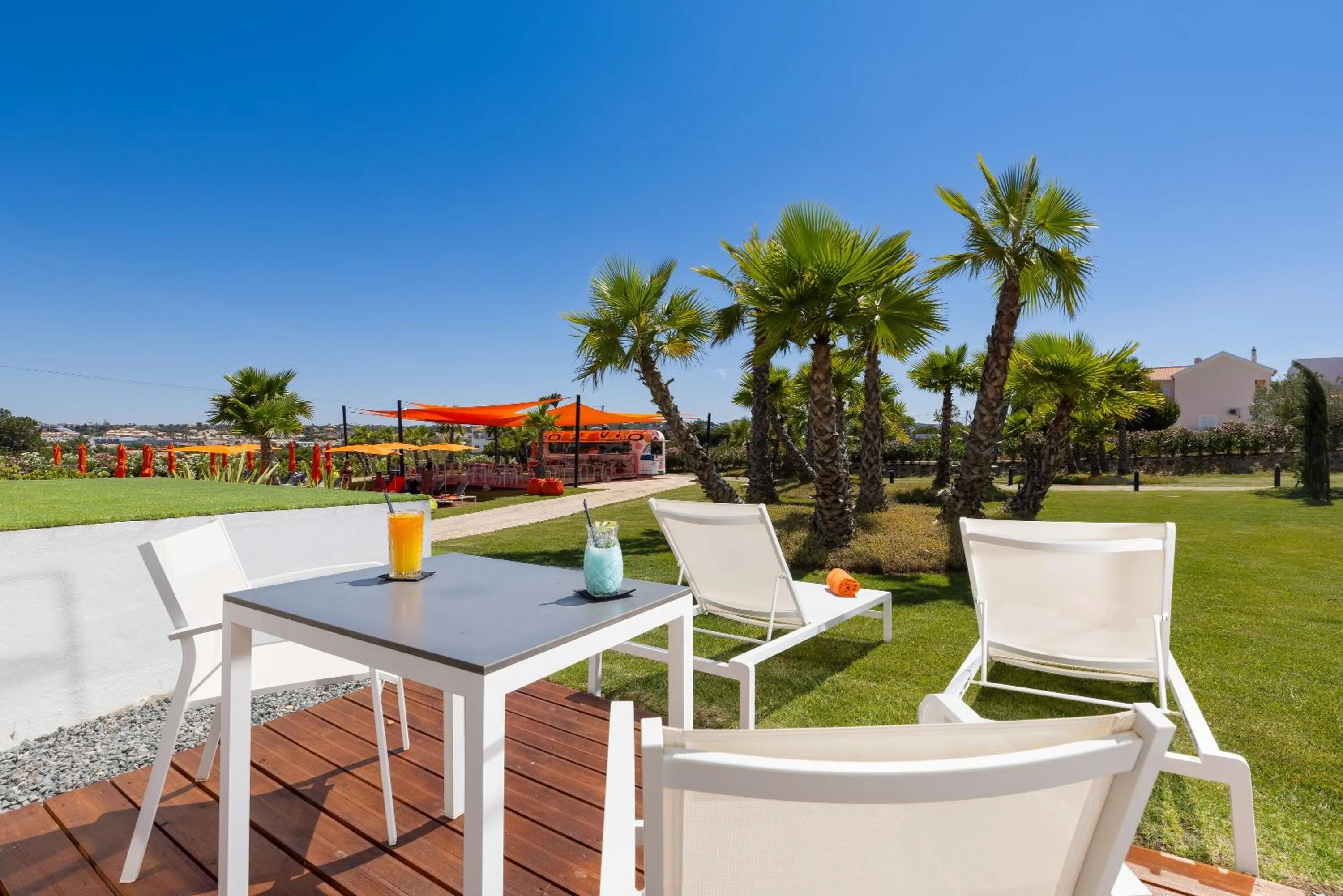 Inner courtyard view in Regency Salgados Hotel & Spa