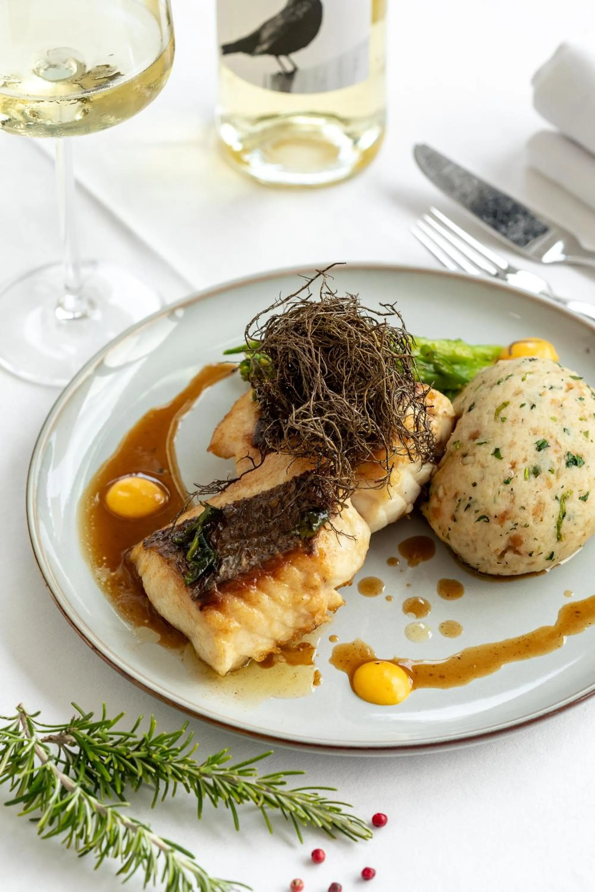 Food and drinks in Regency Salgados Hotel & Spa