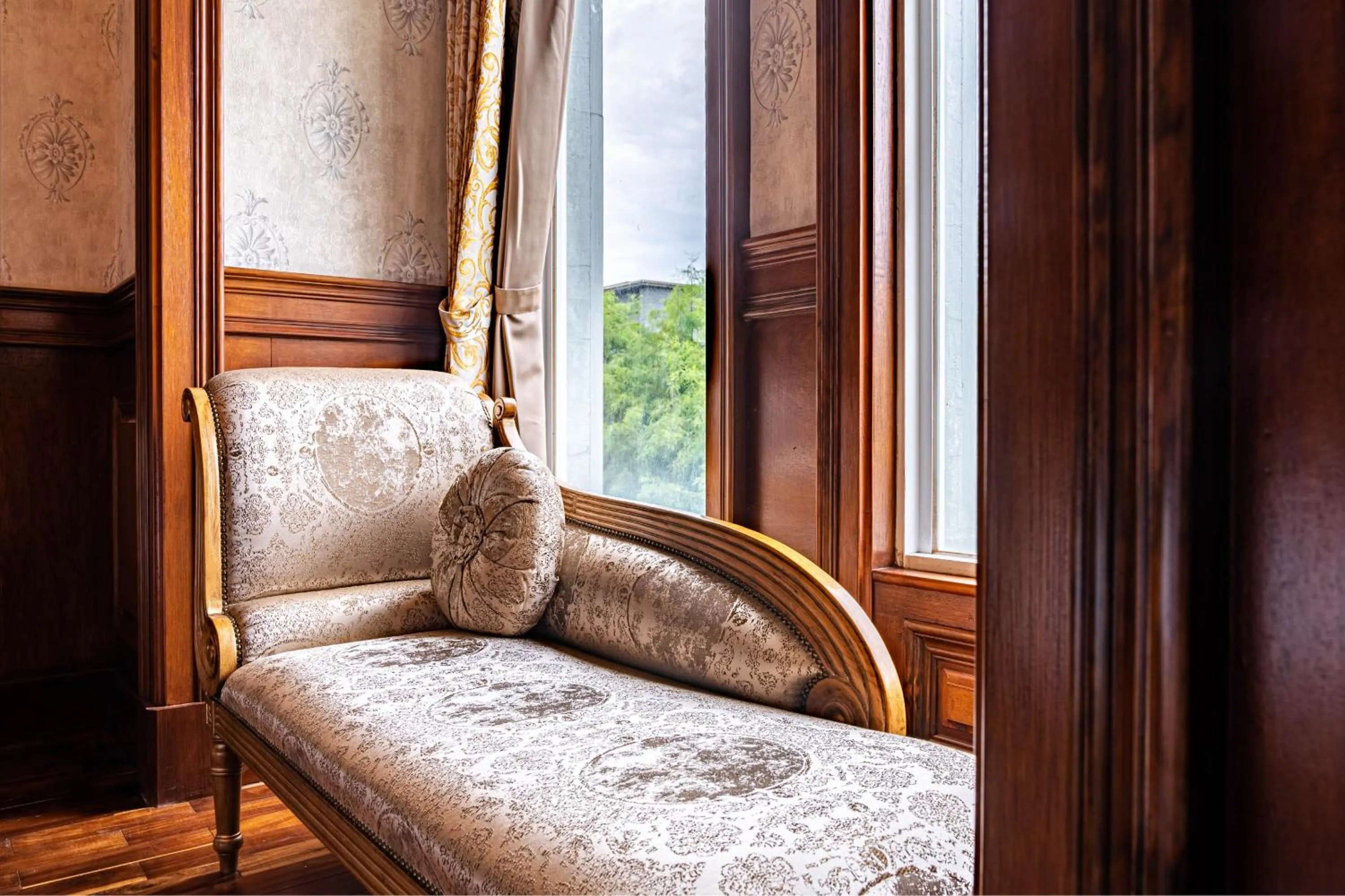 Bedroom in Shangrila Boutique Hotel