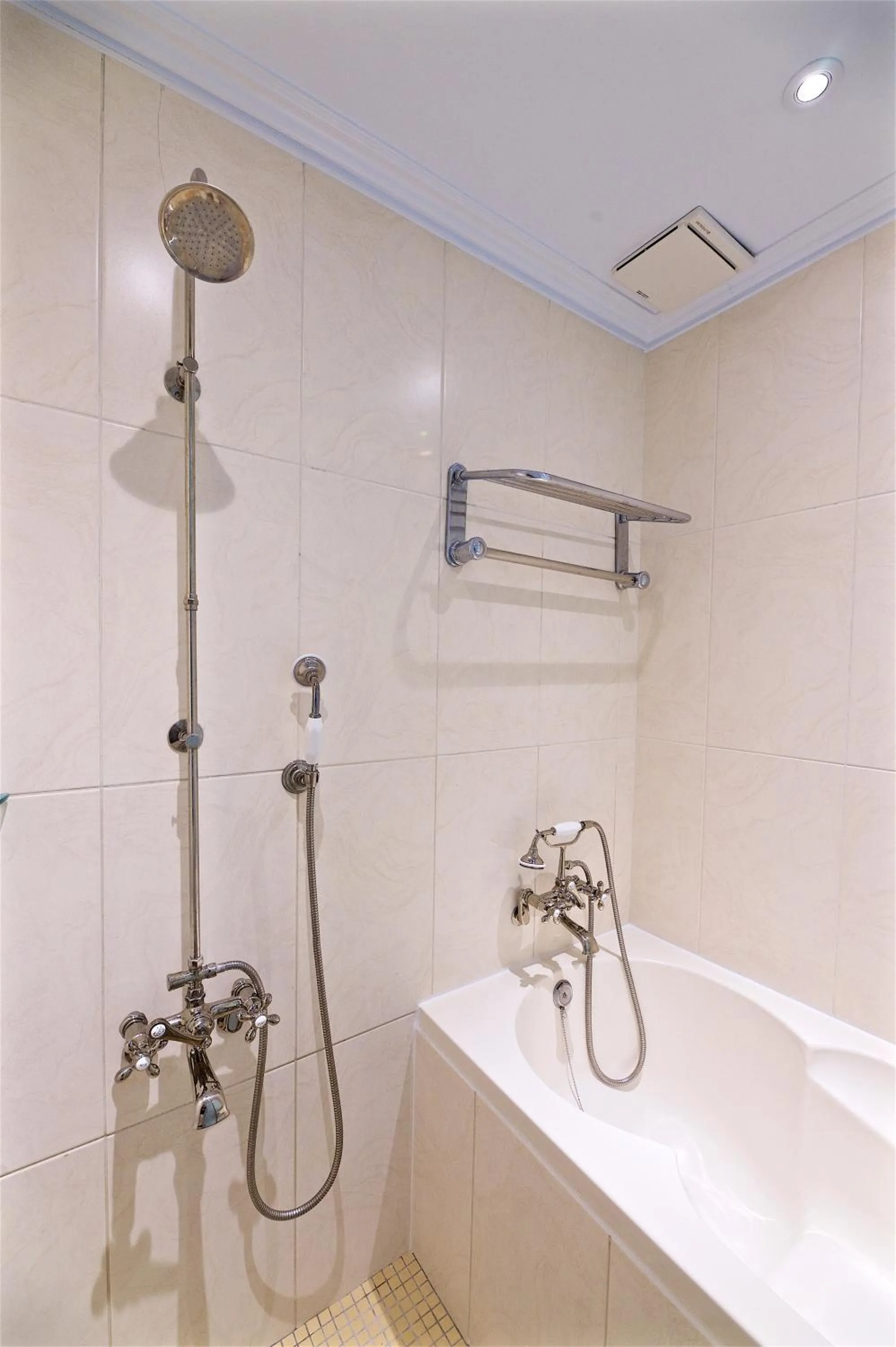 Shangrila Boutique Hotel