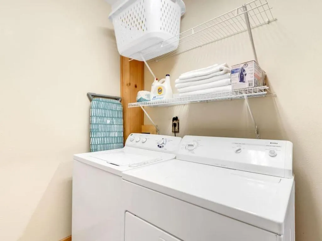 laundry in Soco Serene Cabin in the Heart of Maggie Valley