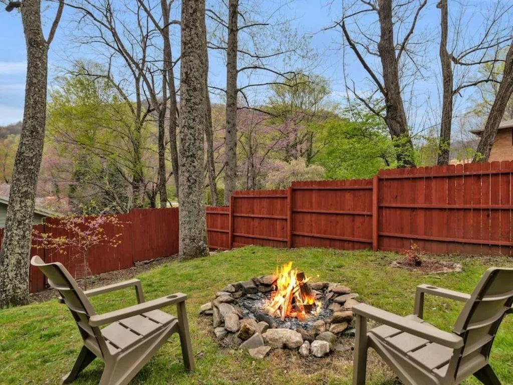 Patio in Soco Serene Cabin in the Heart of Maggie Valley