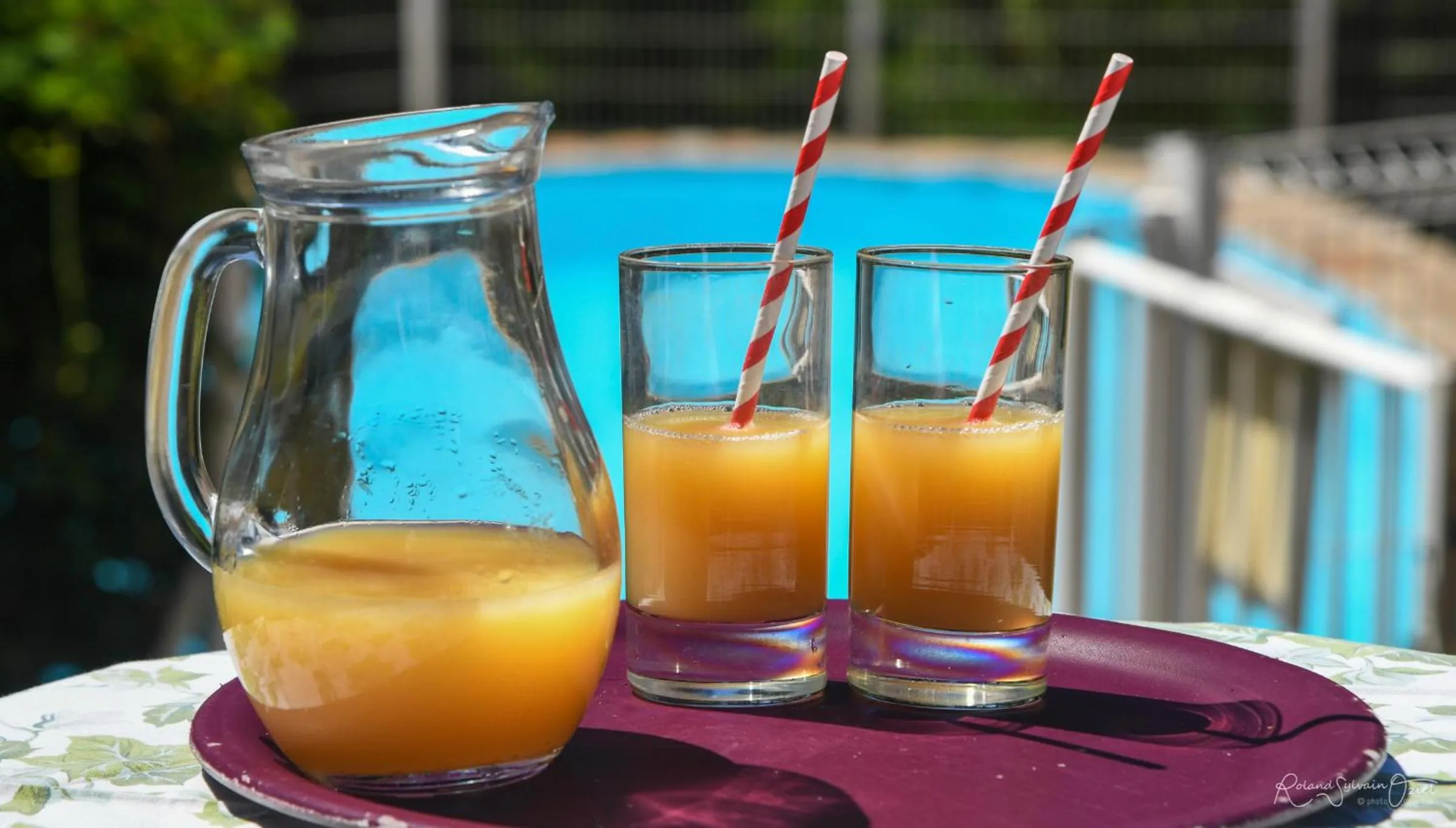 Swimming pool in Logis Hôtel La Chaumière