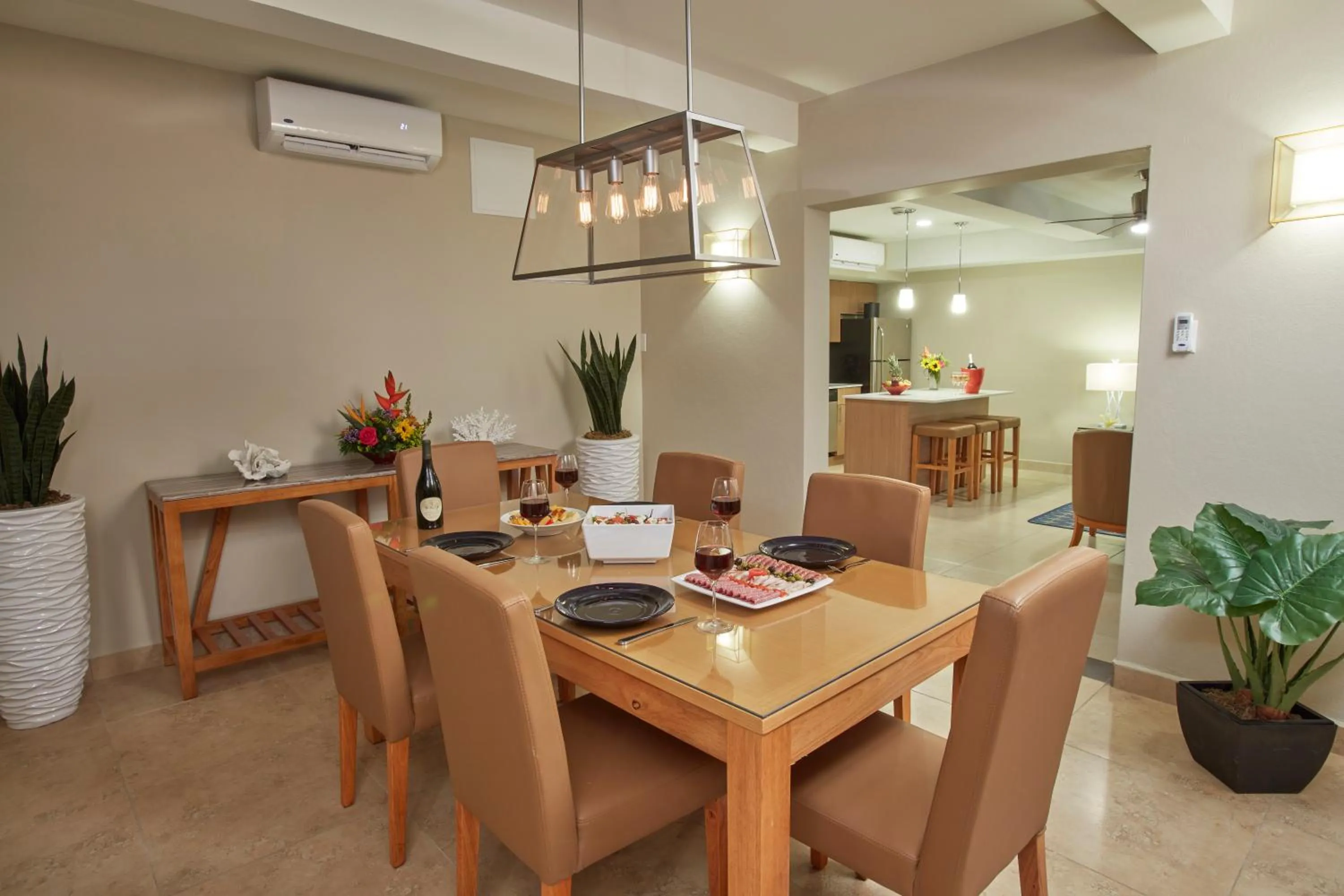 Dining area in Divi Dutch Village Beach Resort