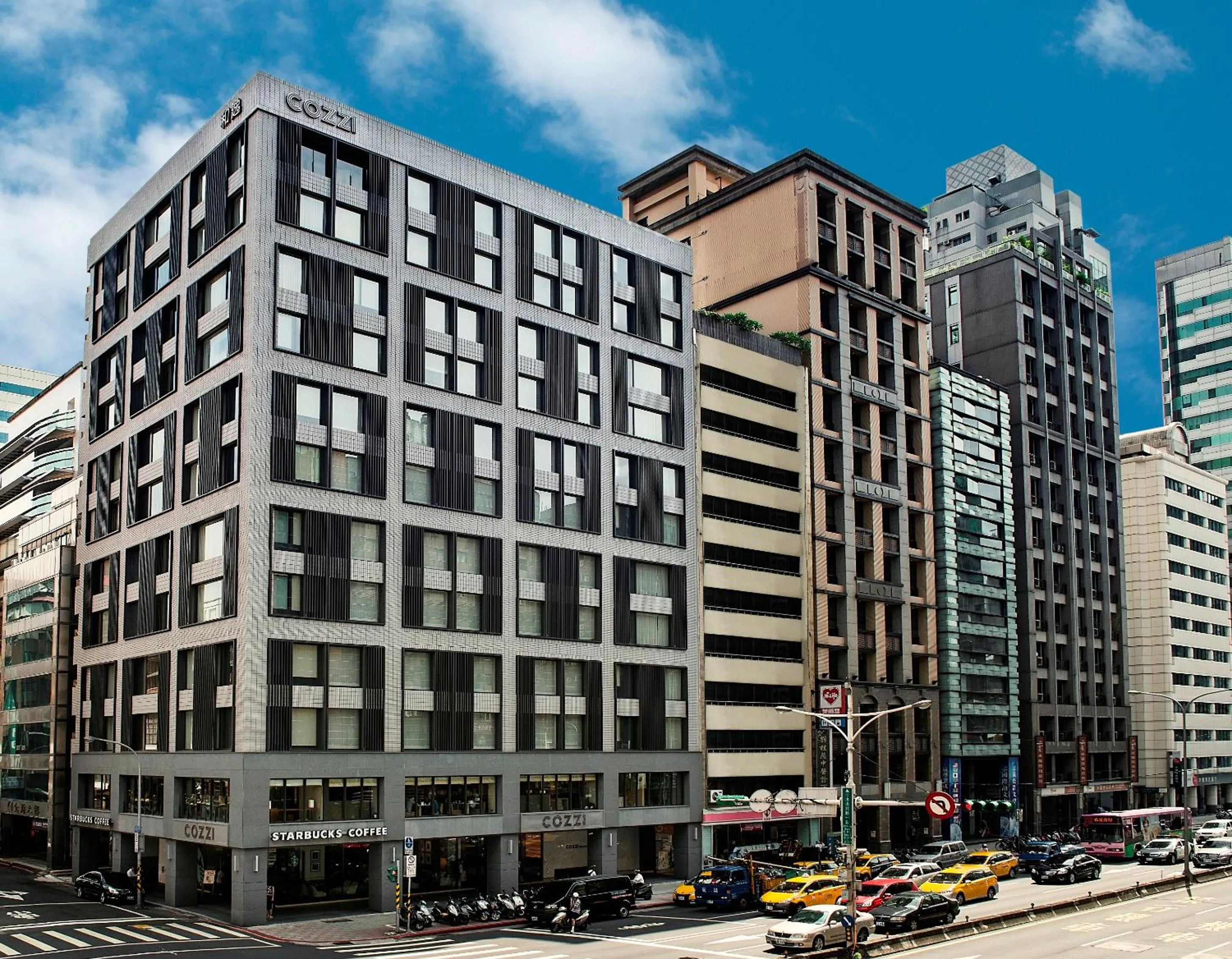 Facade/entrance in Hotel COZZI Zhongxiao Taipei