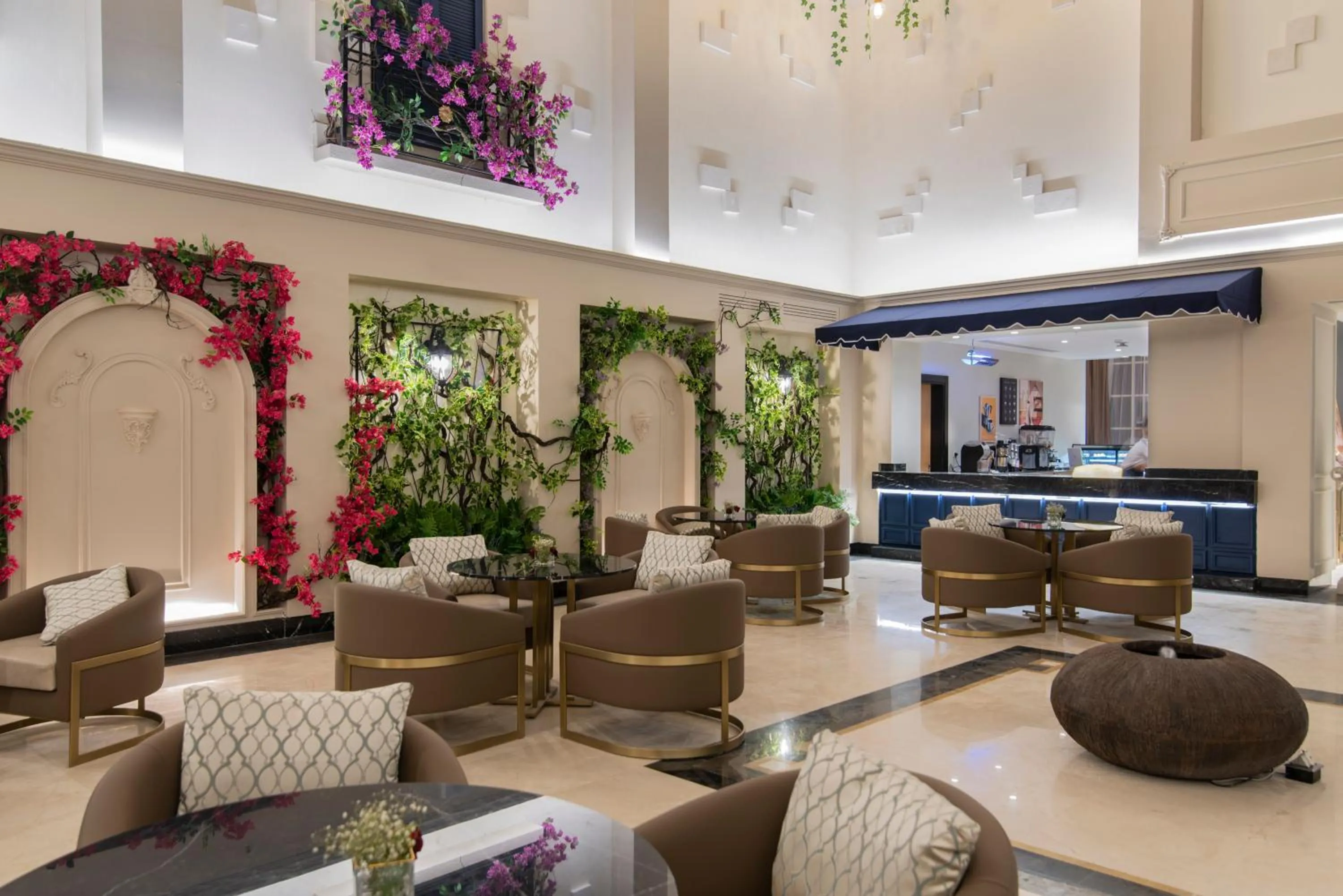 Lobby or reception in Gardino Hotel & Residence