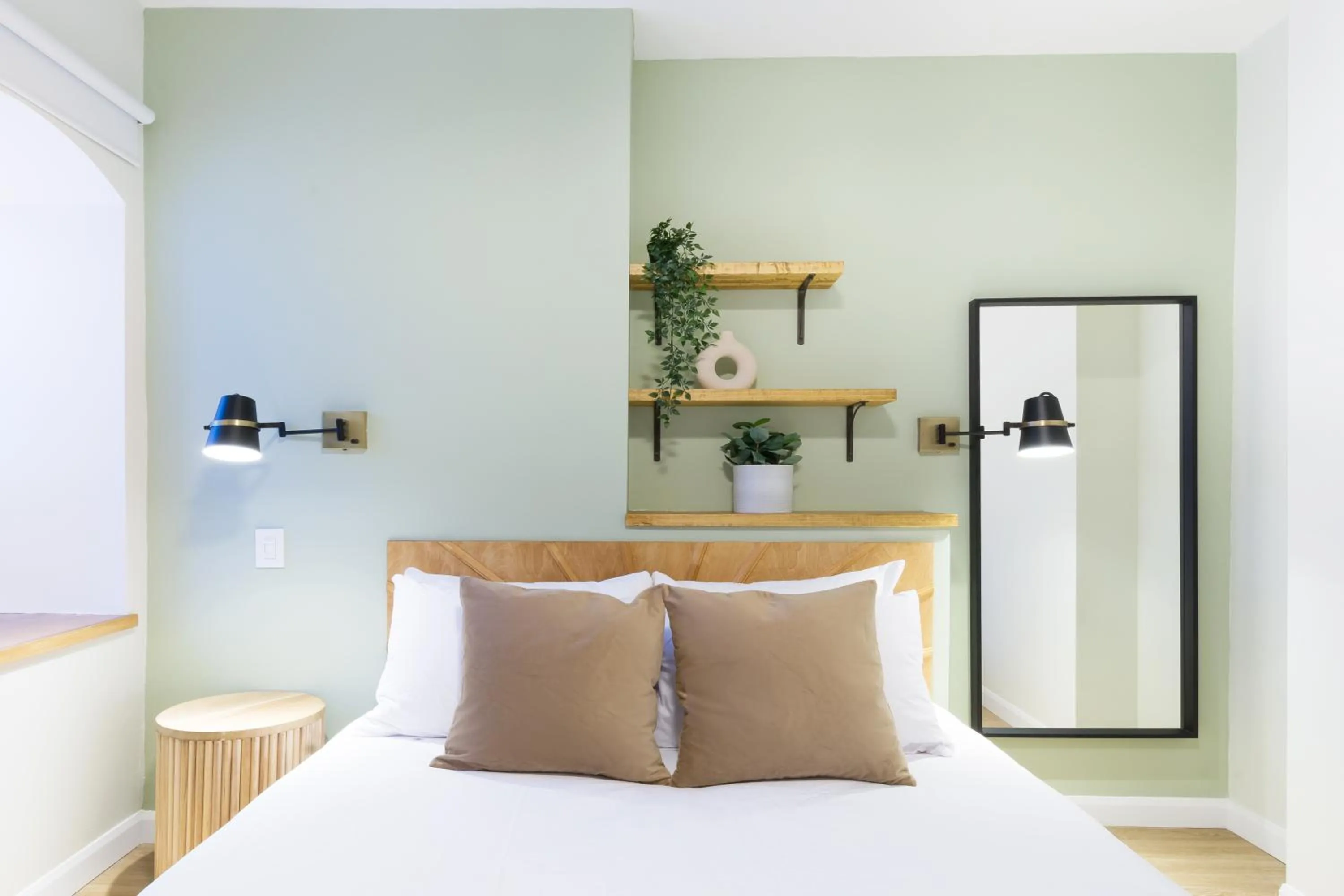 Bedroom, Bed in Appart hôtel Le Saint-Anselme