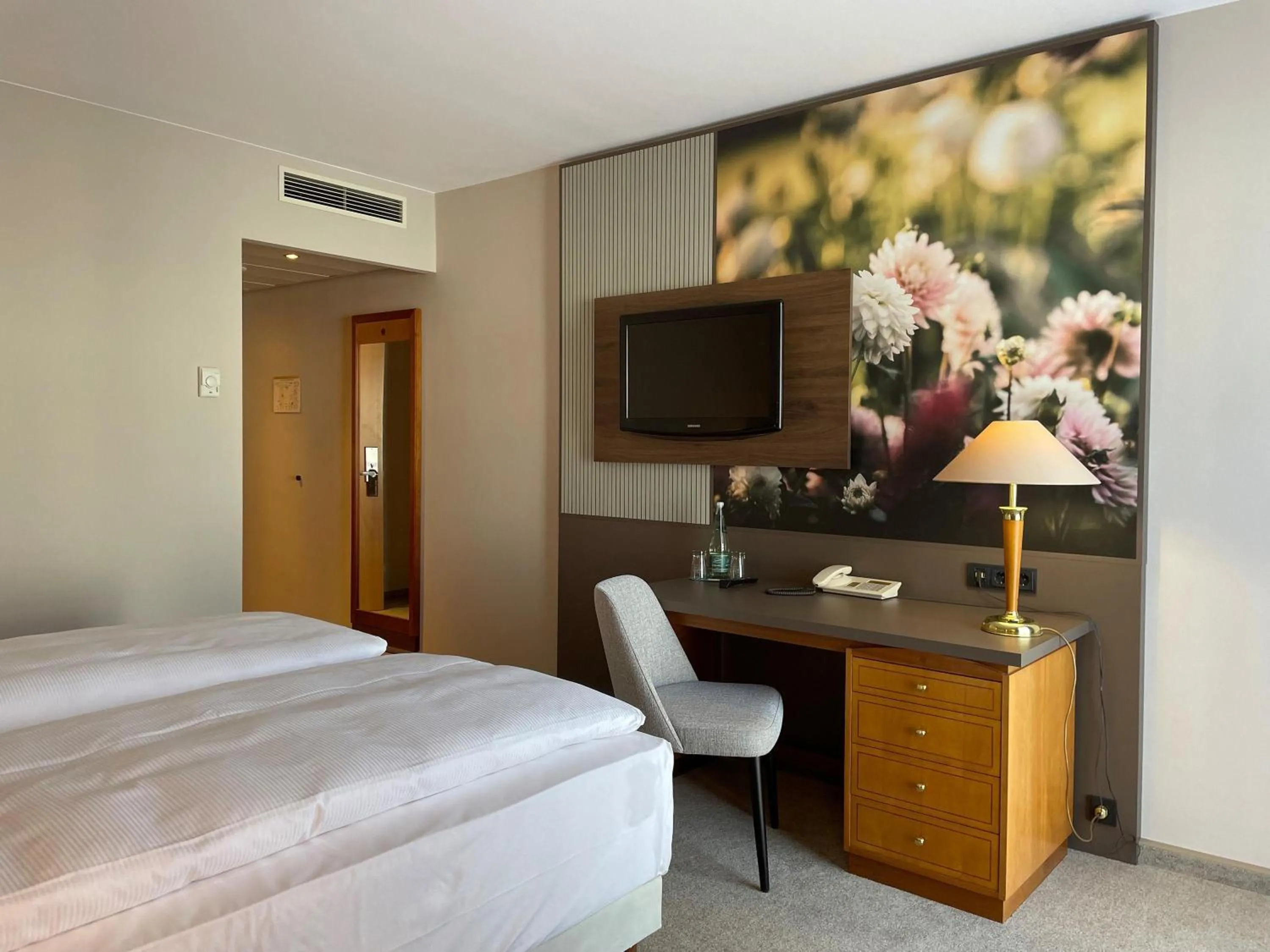 Bedroom, Bed in Mercure Hotel Gera City