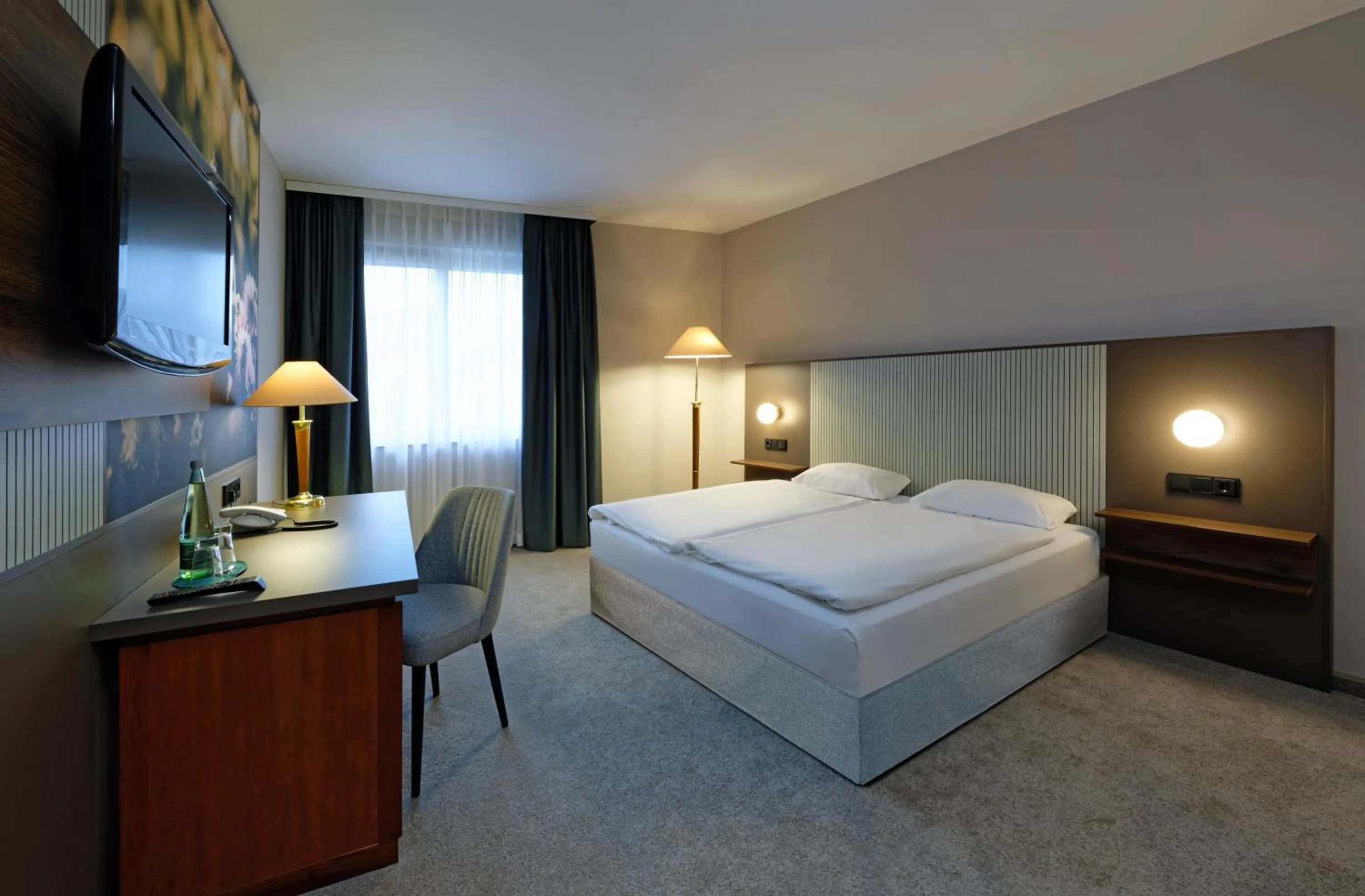 Bedroom, Bed in Mercure Hotel Gera City