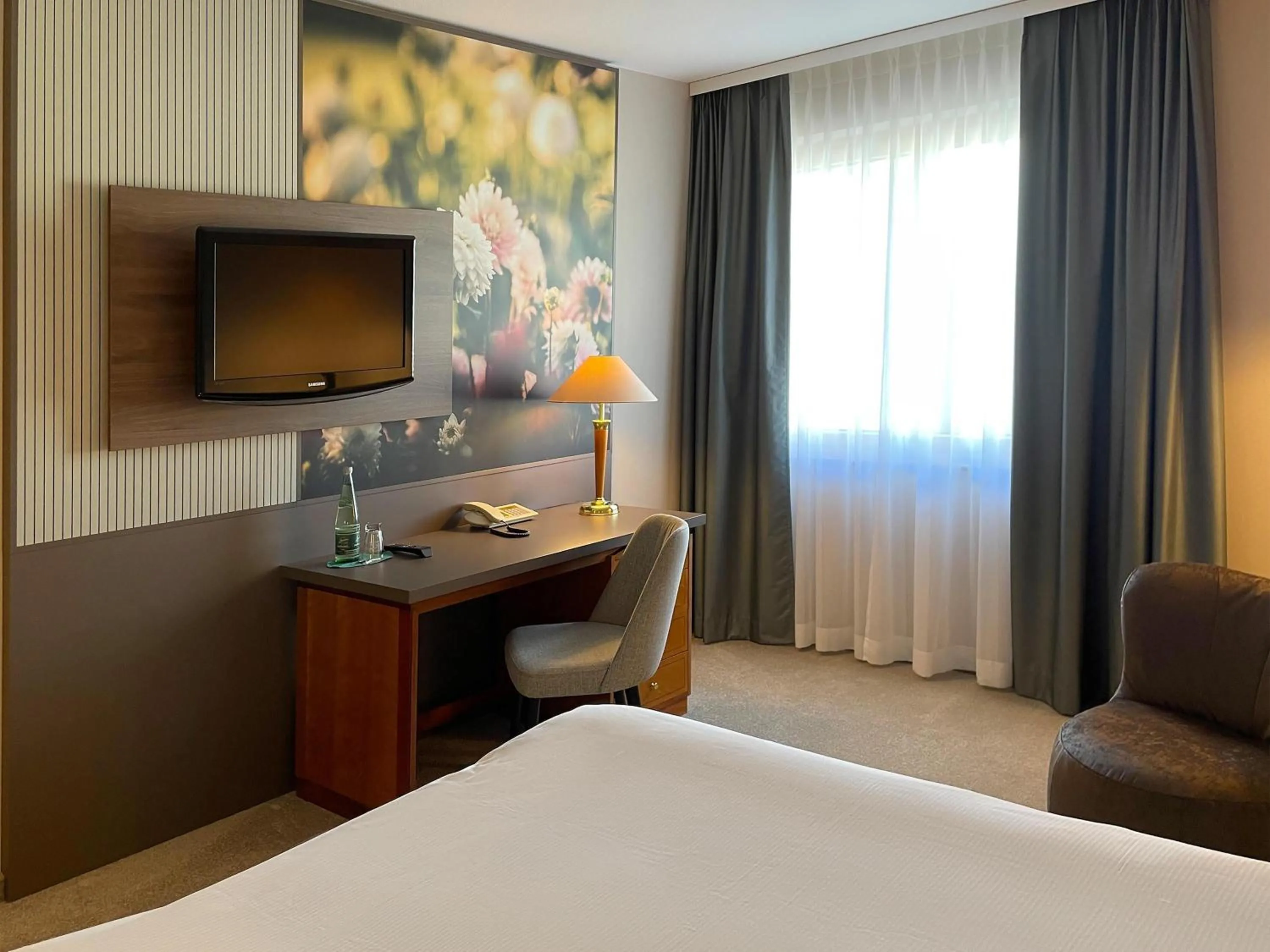 Bedroom, Bed in Mercure Hotel Gera City