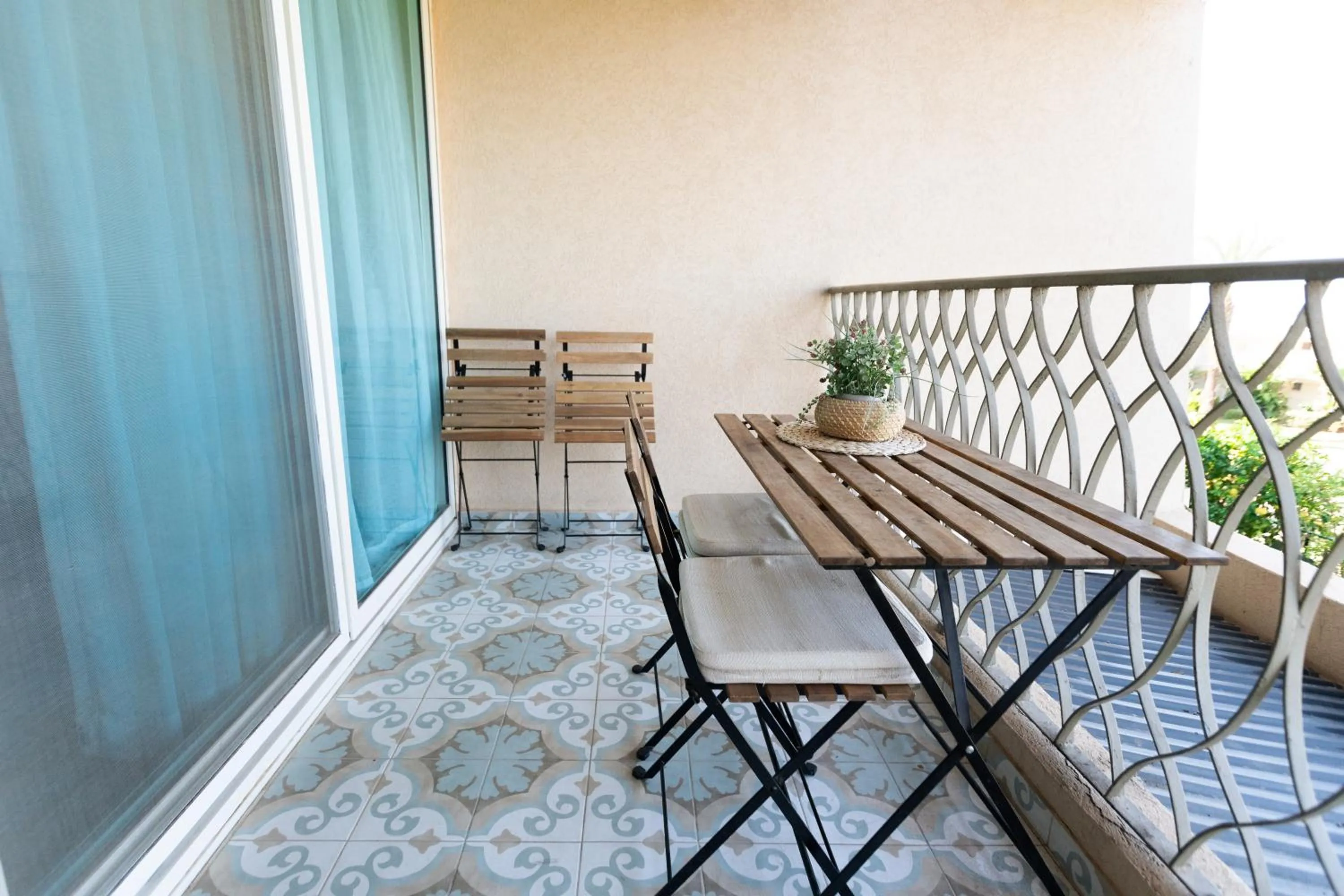 Patio in neot golf kz place