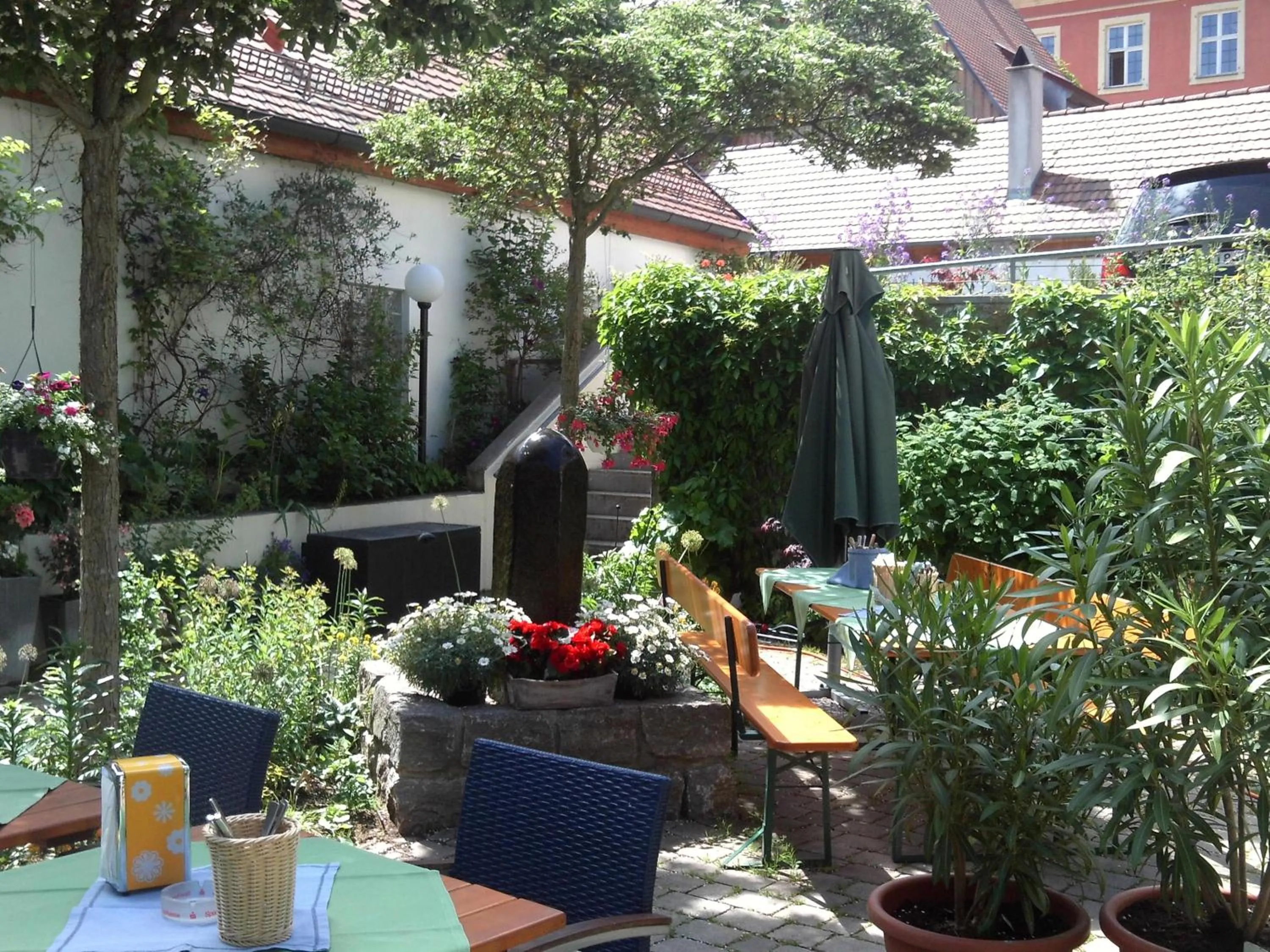 Garden in Hotel-Restaurant Goldenes Lamm