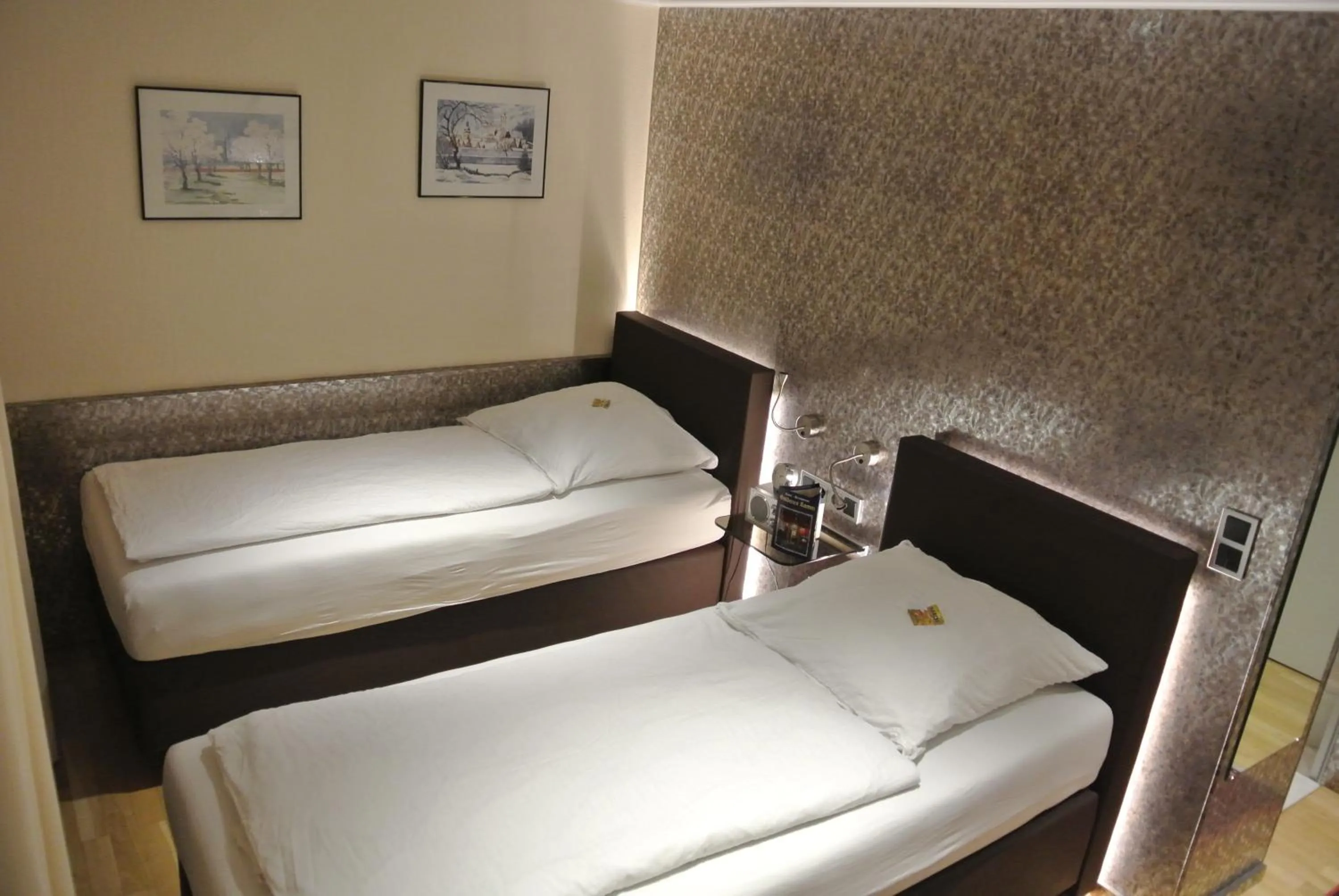 Bed in Hotel-Restaurant Goldenes Lamm