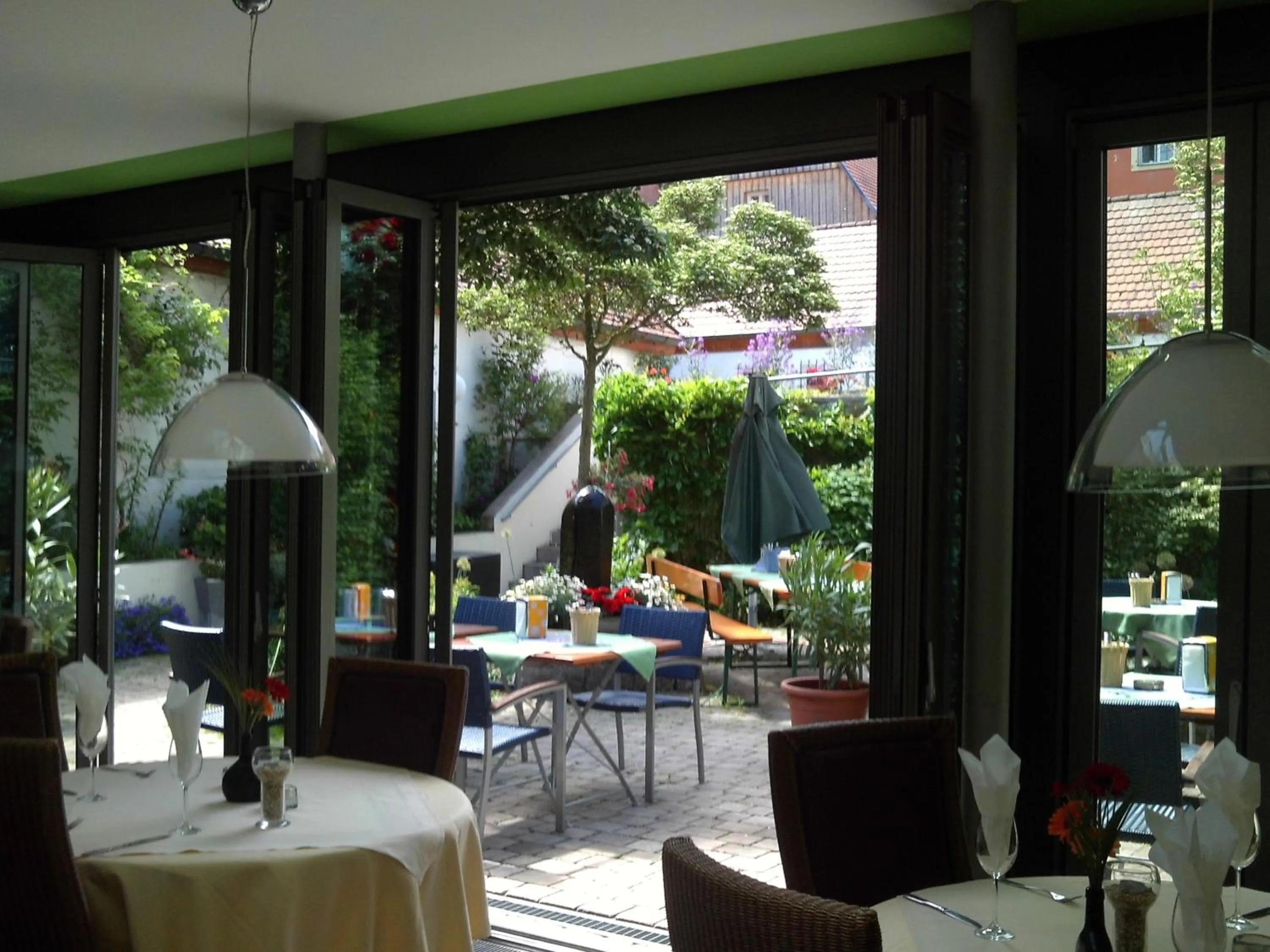 Restaurant/places to eat in Hotel-Restaurant Goldenes Lamm