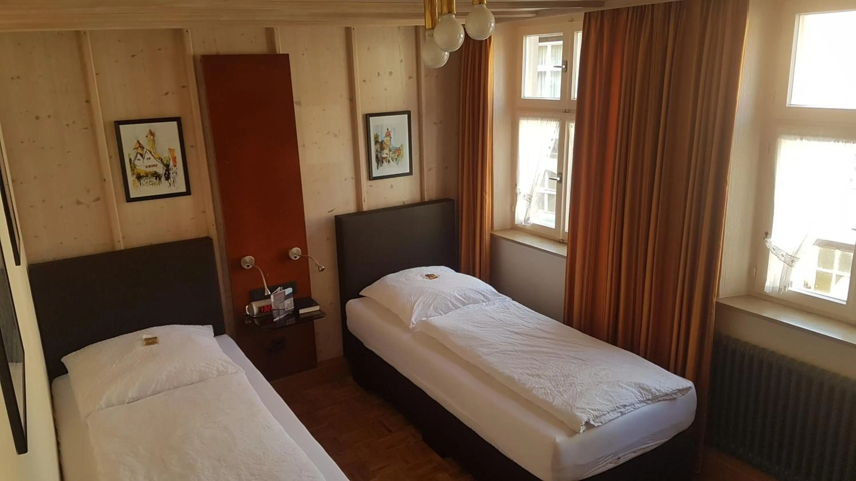 Photo of the whole room, Bed in Hotel-Restaurant Goldenes Lamm