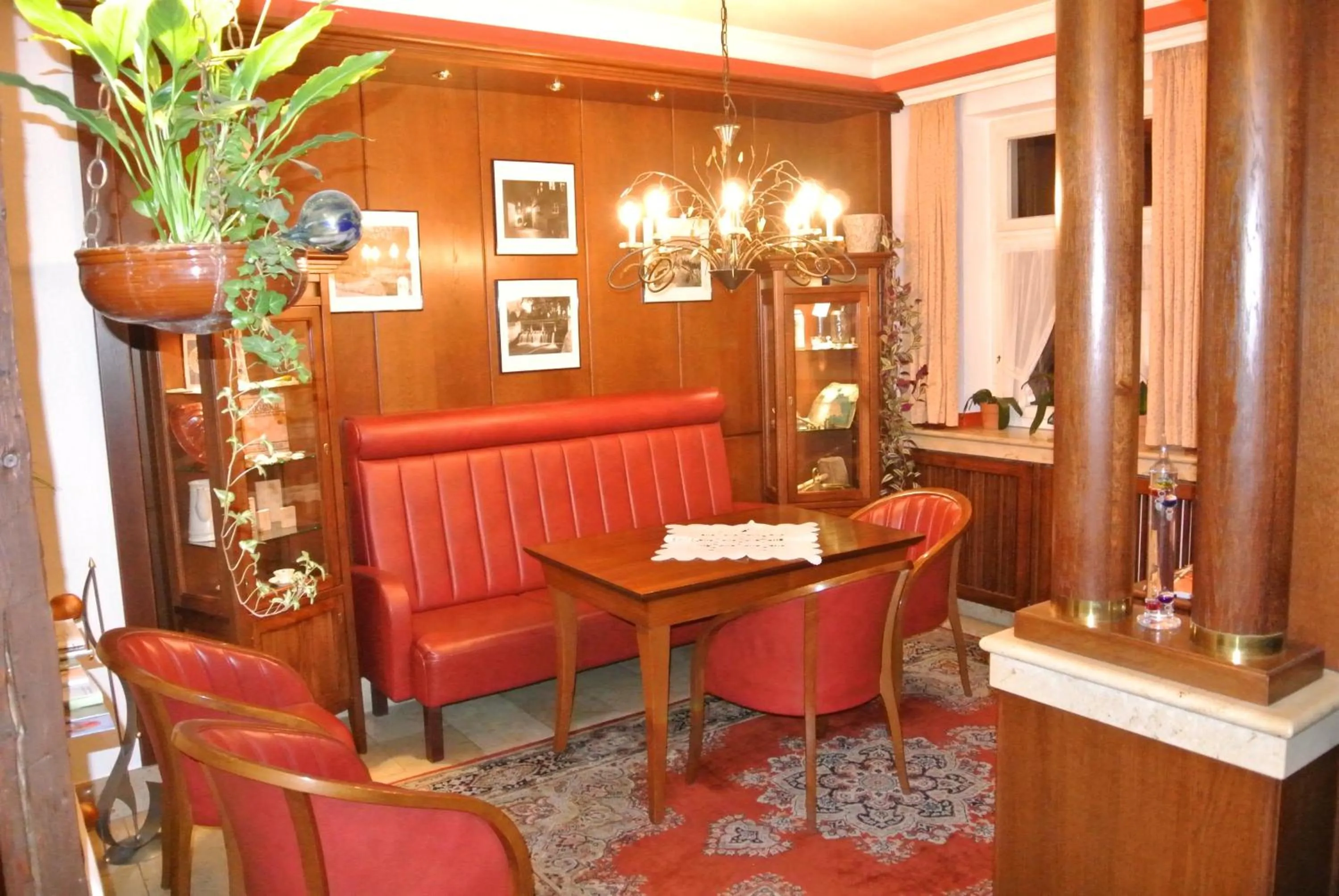 Lobby or reception in Hotel-Restaurant Goldenes Lamm