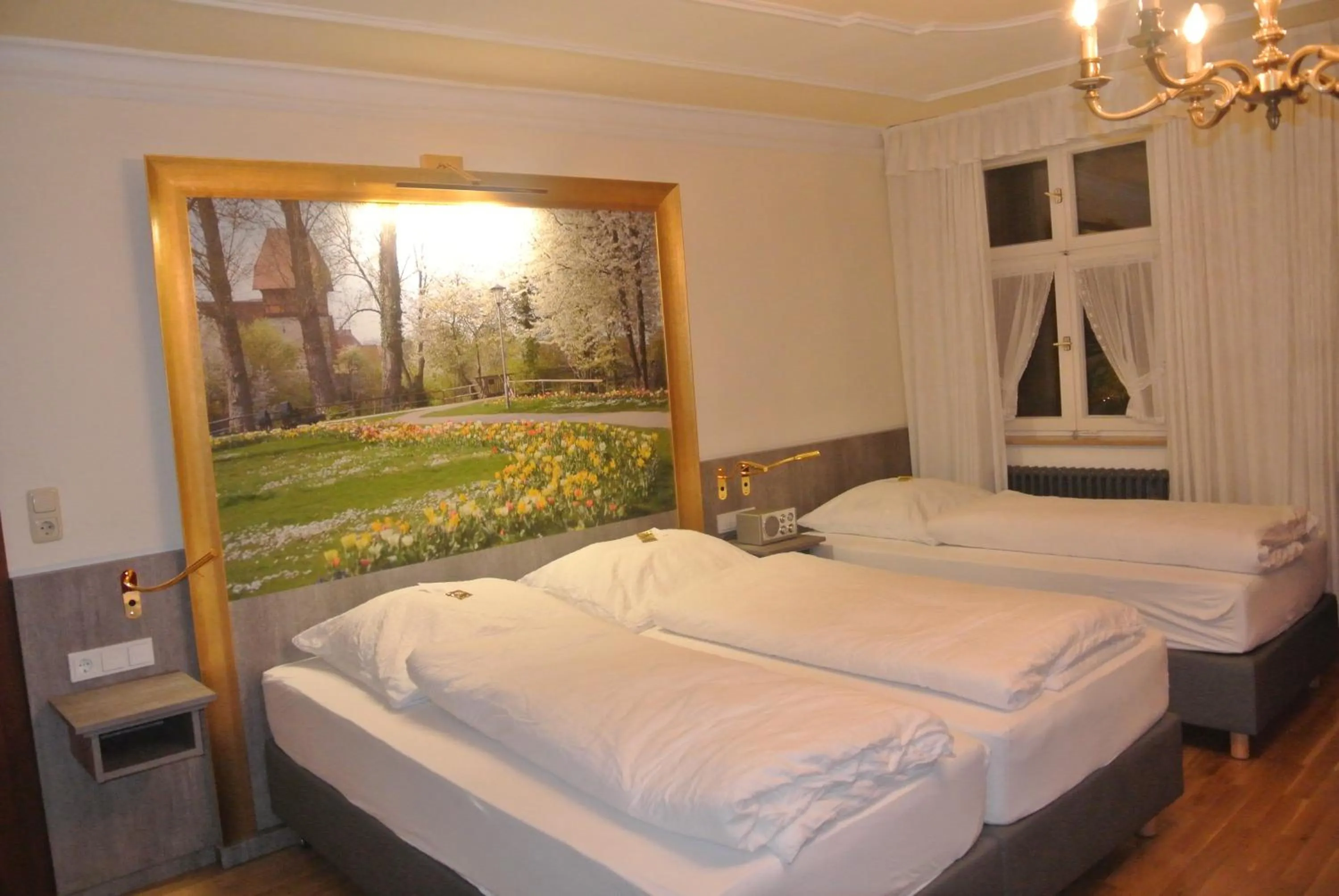 Bed in Hotel-Restaurant Goldenes Lamm