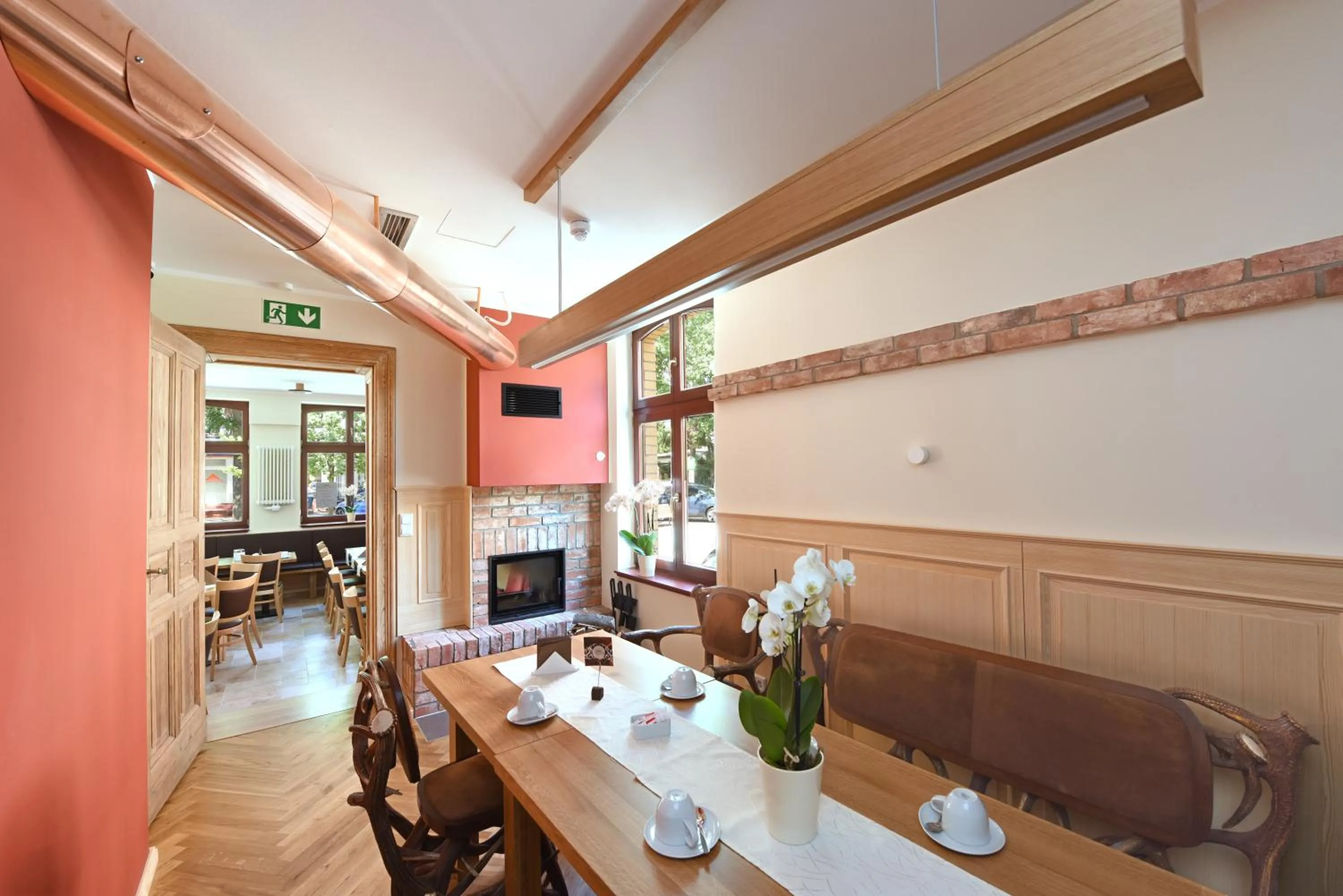 Decorative detail in Port Inn Hotel