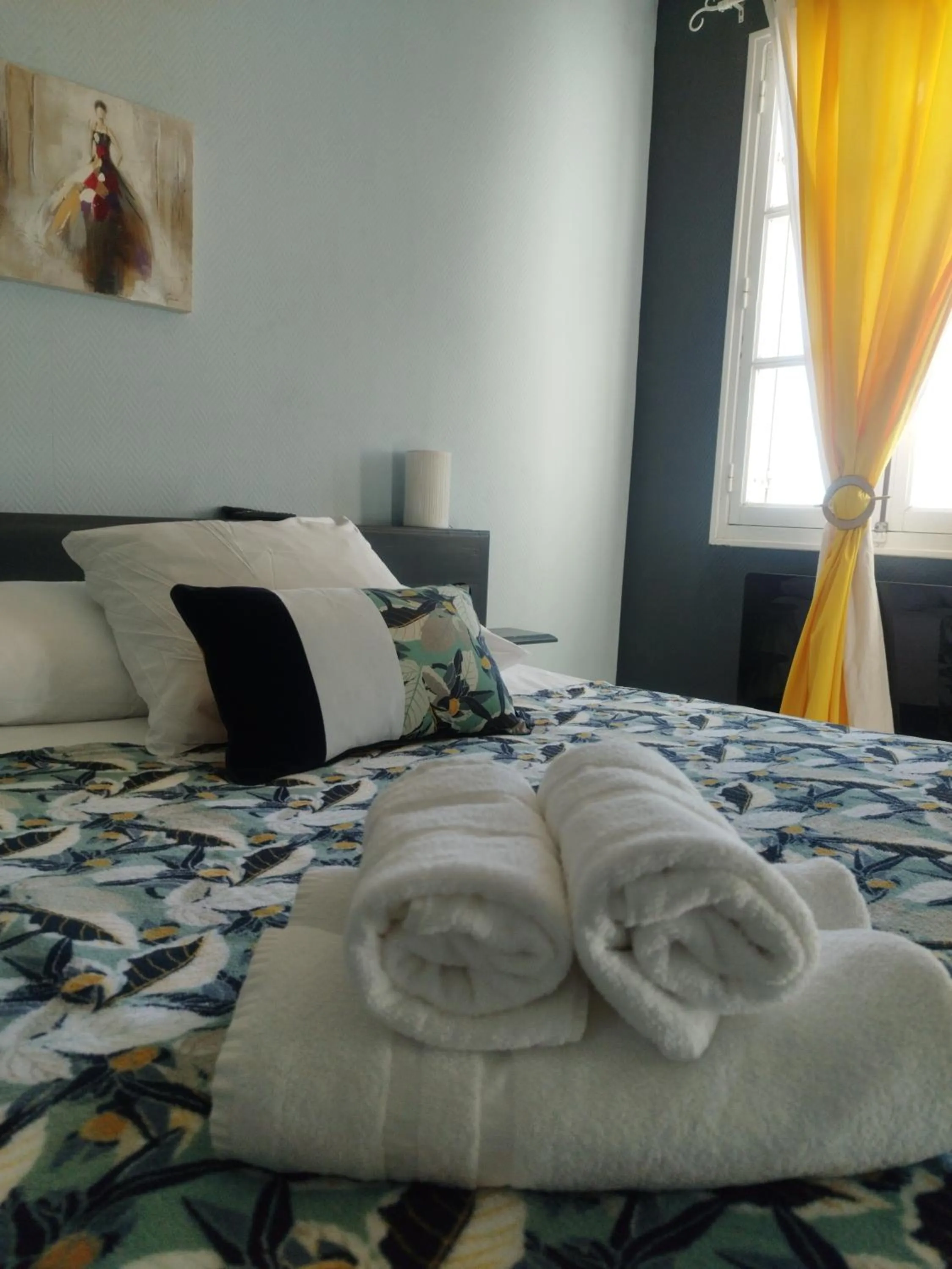 Bedroom, Bed in Hôtel Les Thermes