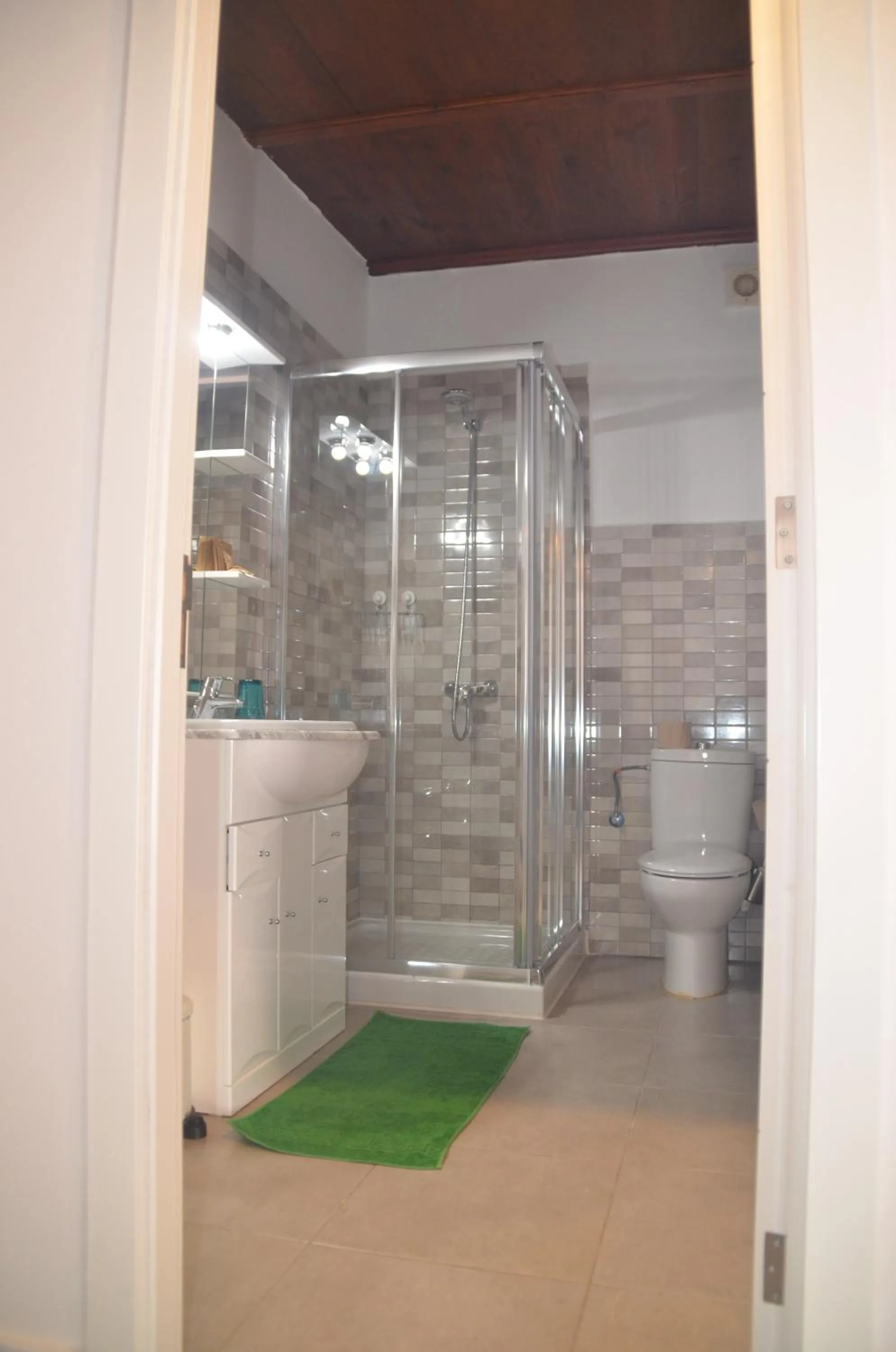 Bathroom in HOTELITO RURAL GA7COLORES only adult