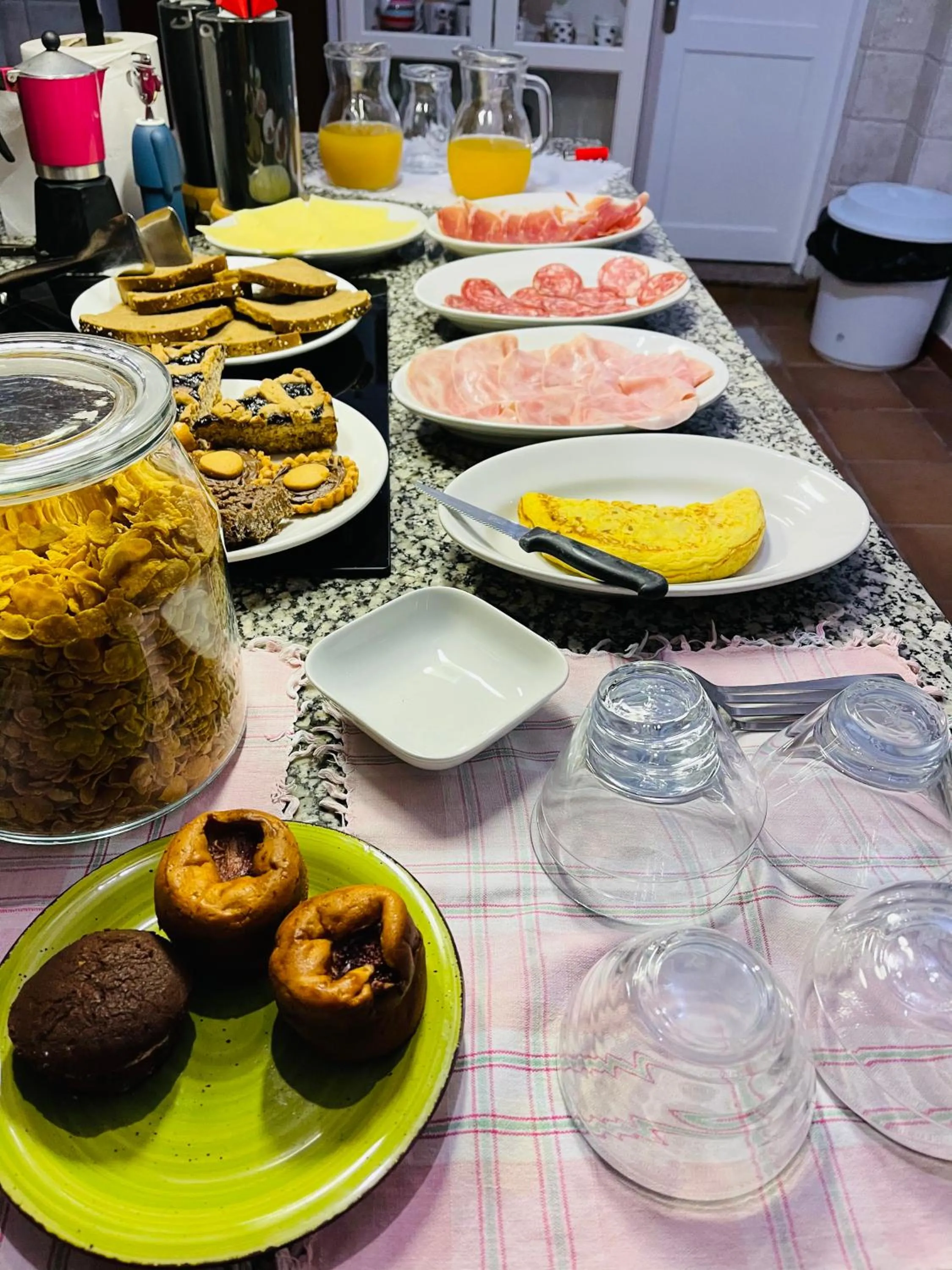 Food and drinks in HOTELITO RURAL GA7COLORES only adult