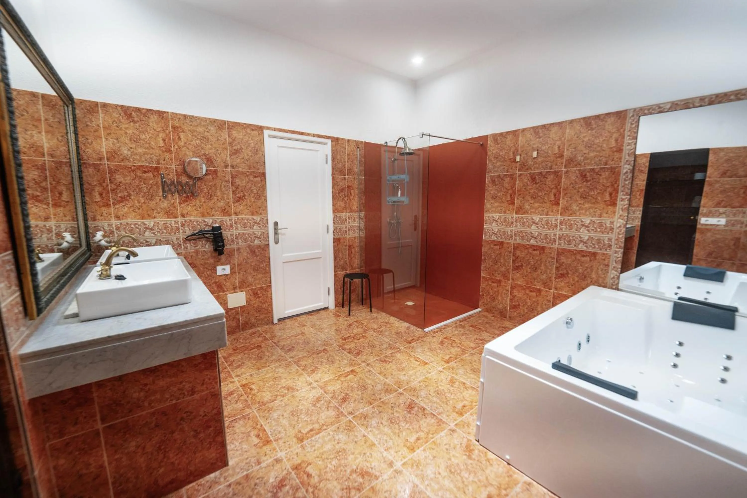 Shower in HOTELITO RURAL GA7COLORES only adult