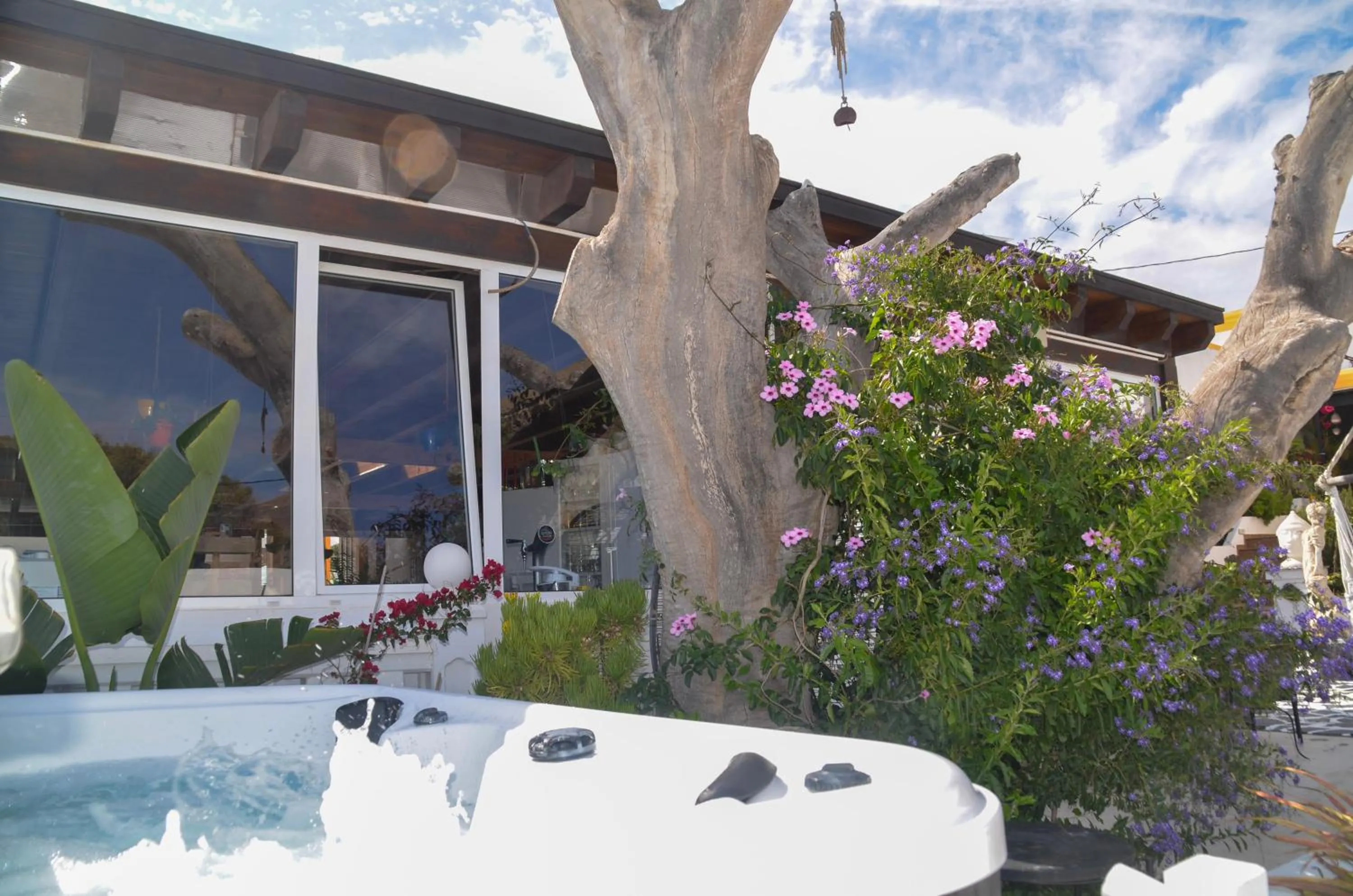 Off site in HOTELITO RURAL GA7COLORES only adult