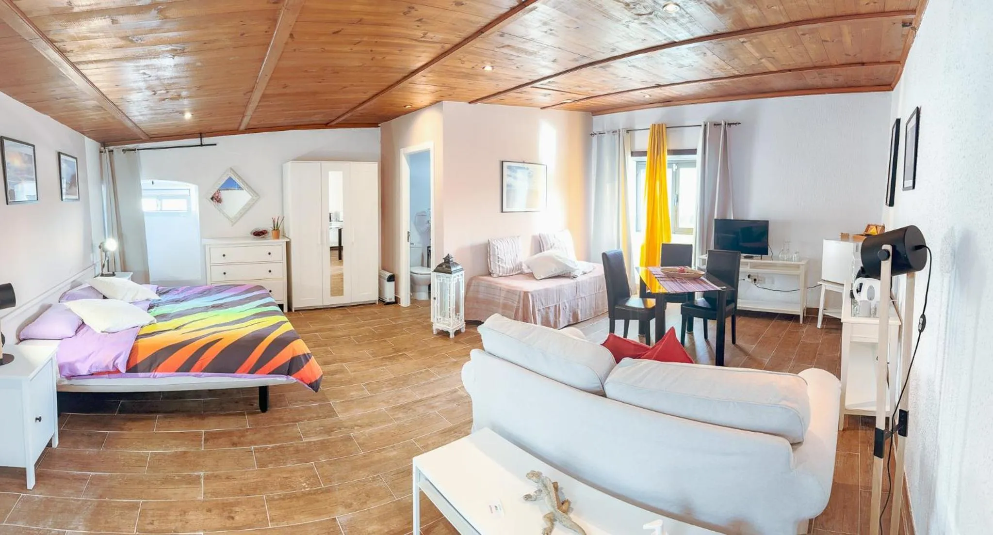 Bed in HOTELITO RURAL GA7COLORES only adult