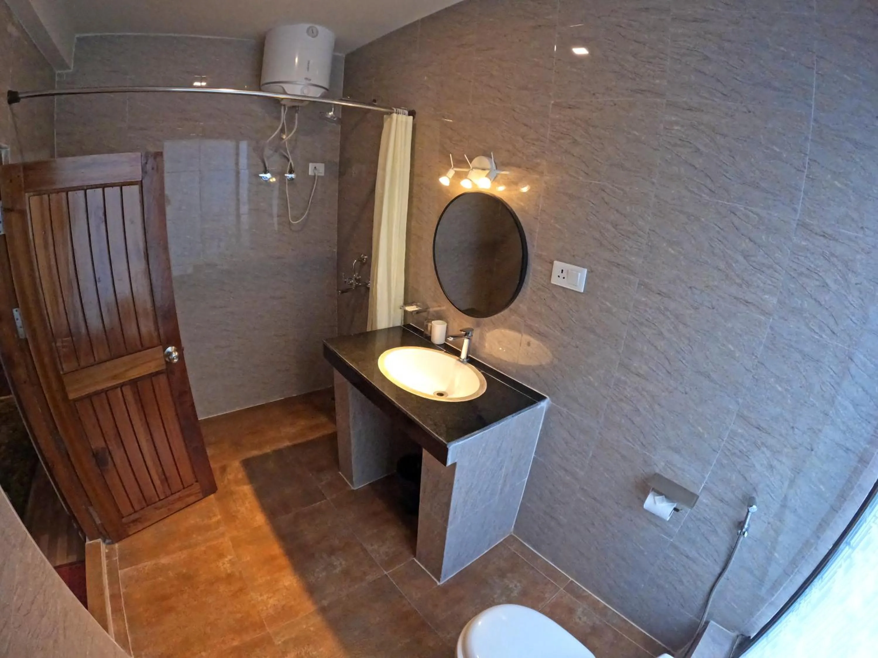 Bathroom in Khamsum Inn