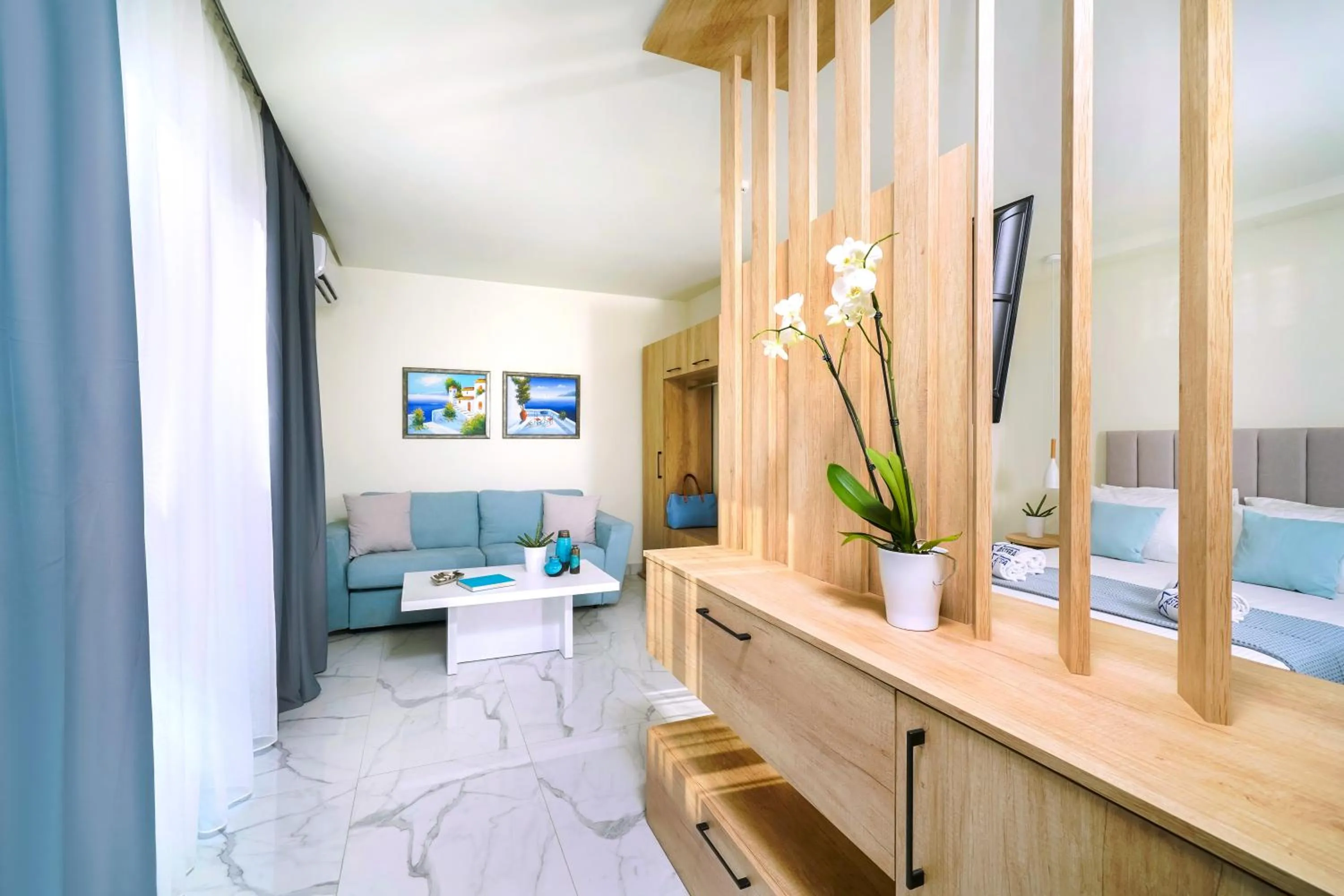 Photo of the whole room in Hotel ASTERA