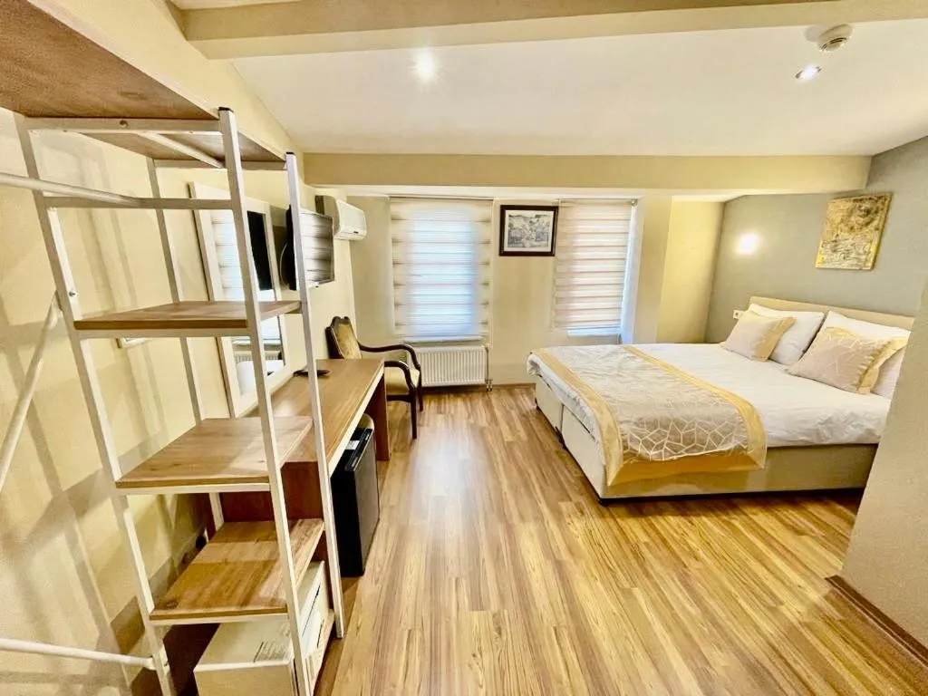 Photo of the whole room, Bed in Timeks Hotel Sultanahmet