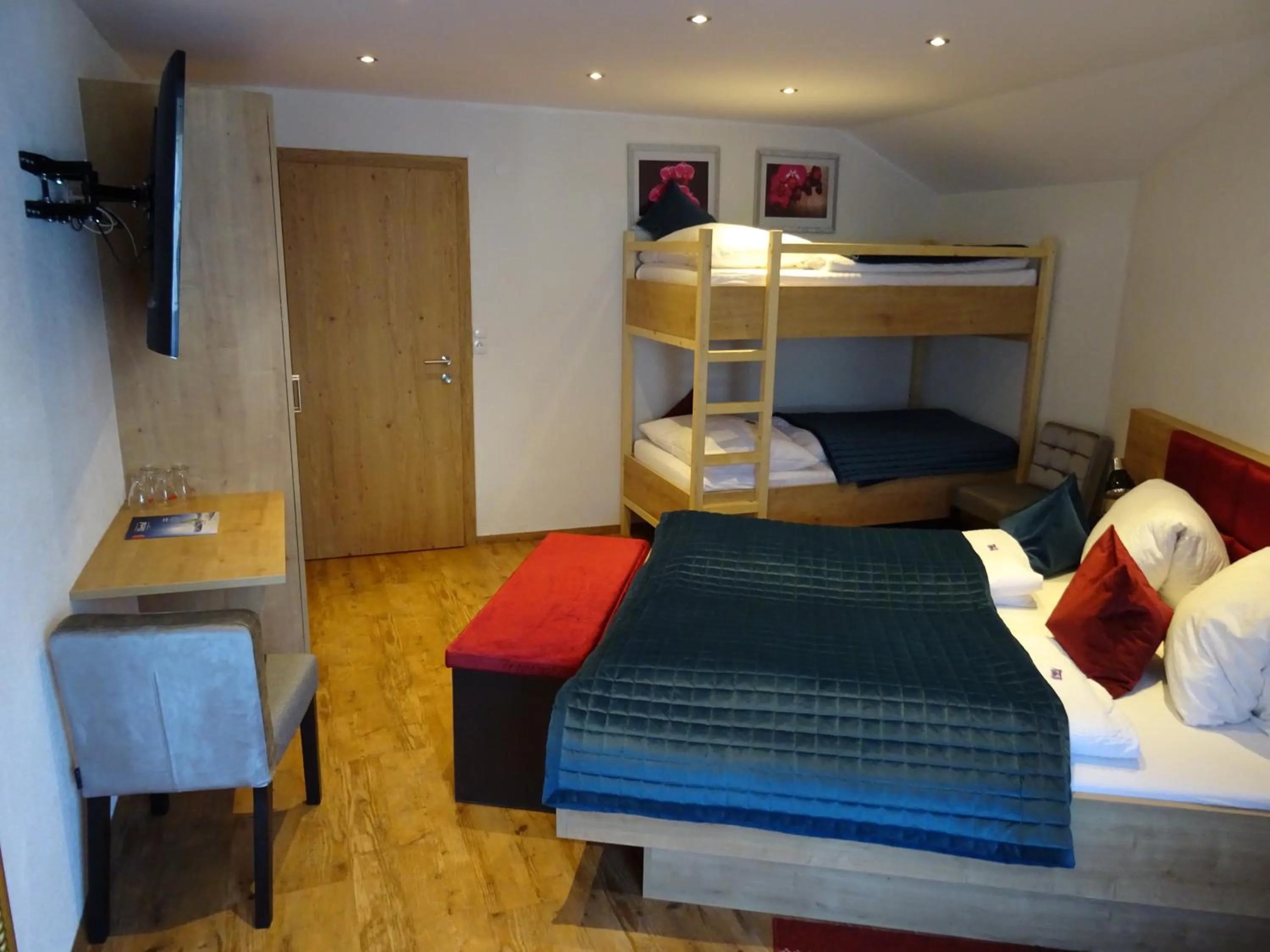 Photo of the whole room, Bed in Hotel Restaurant Rosengarten