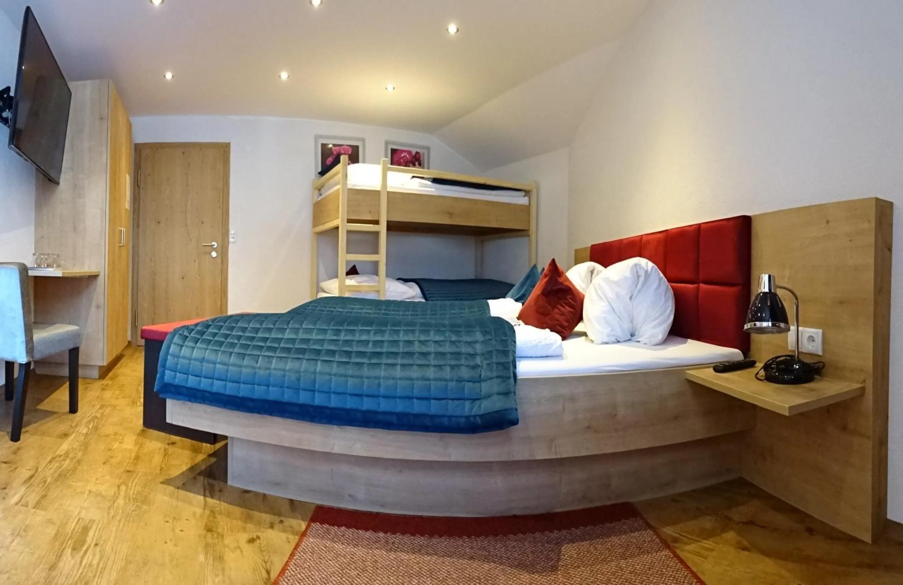 Photo of the whole room, Bed in Hotel Restaurant Rosengarten