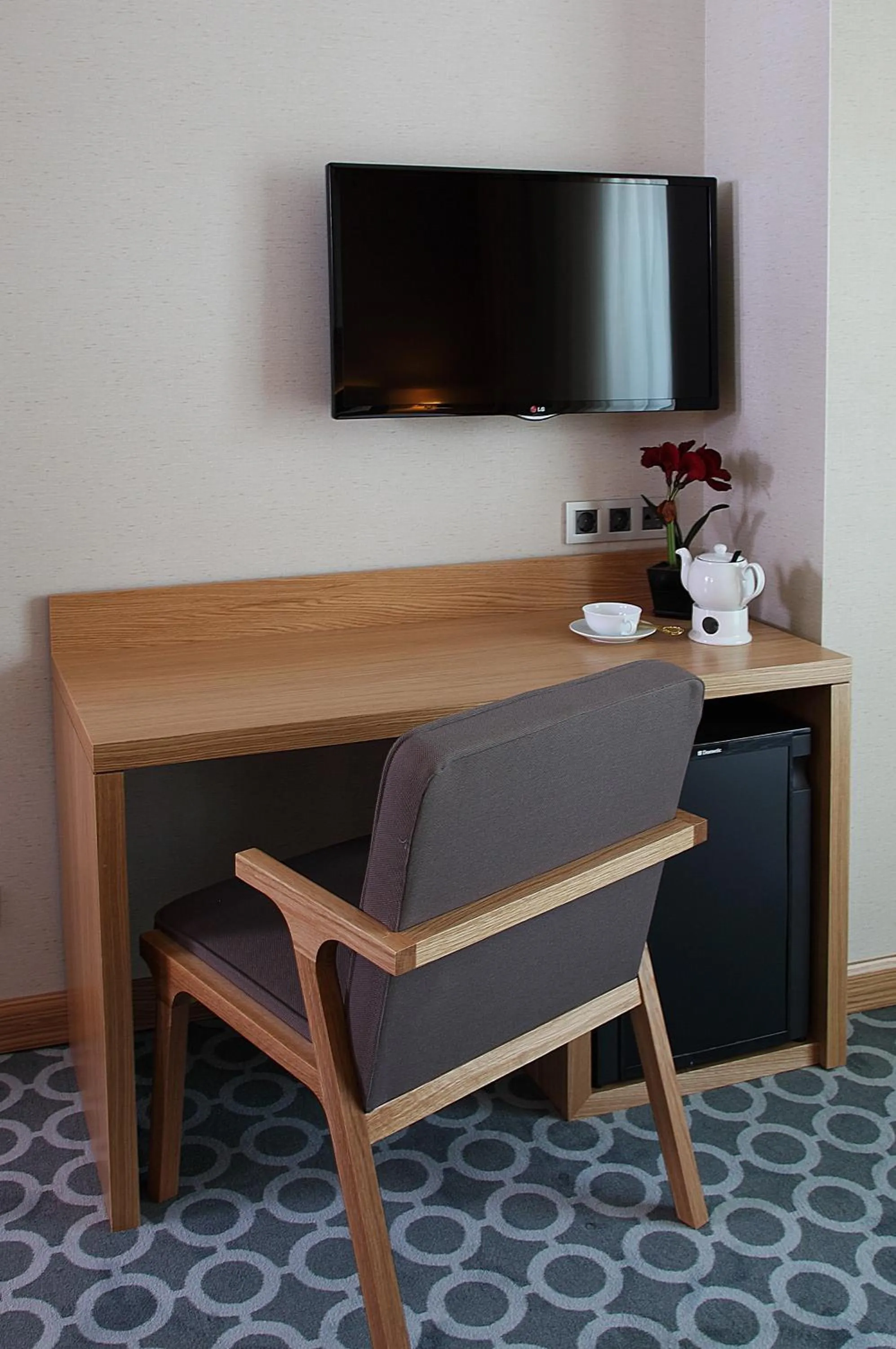 TV and multimedia in Tuzla Town Hotel