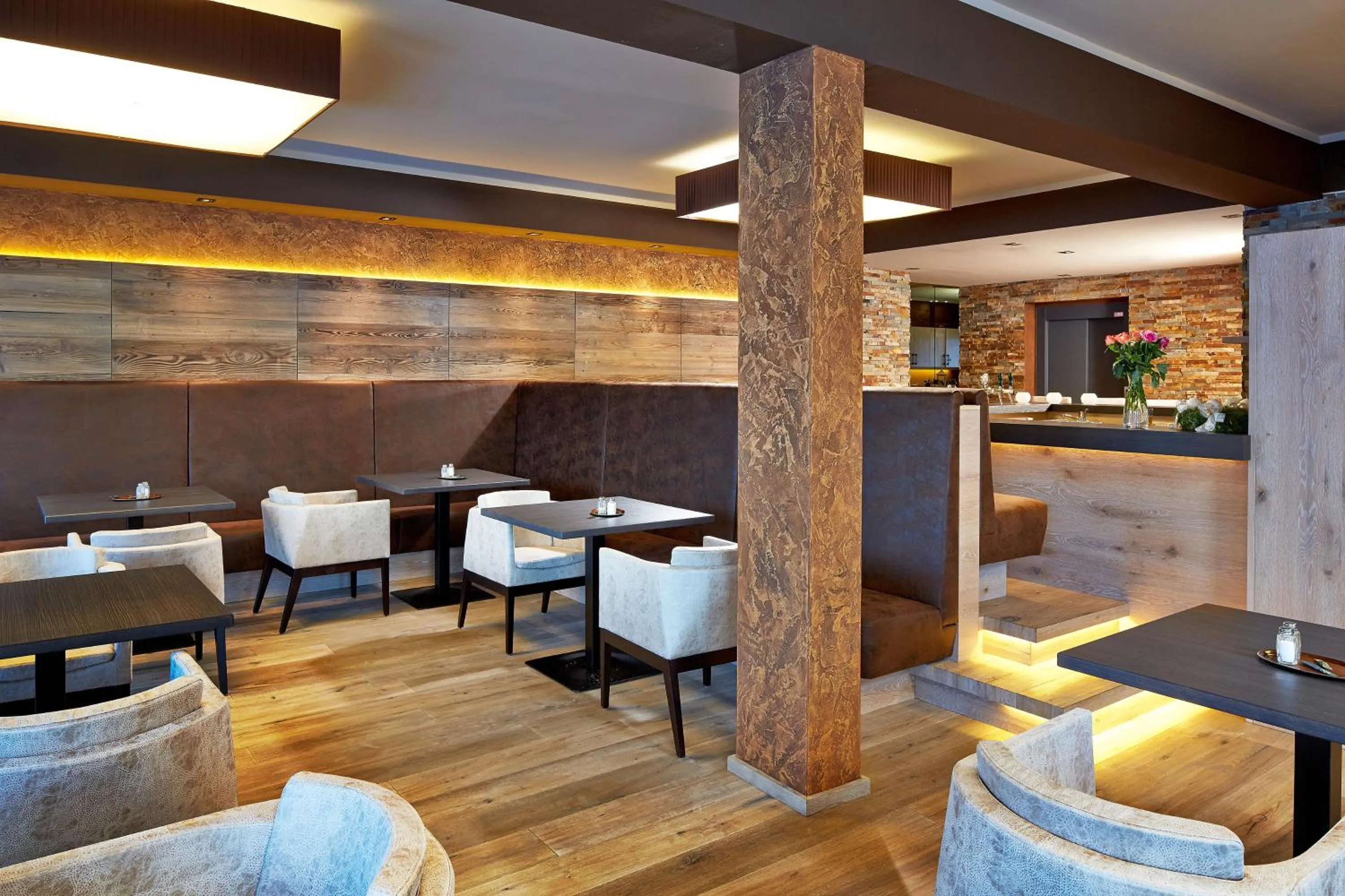 Lounge or bar in Fairhotel Hochfilzen B&B