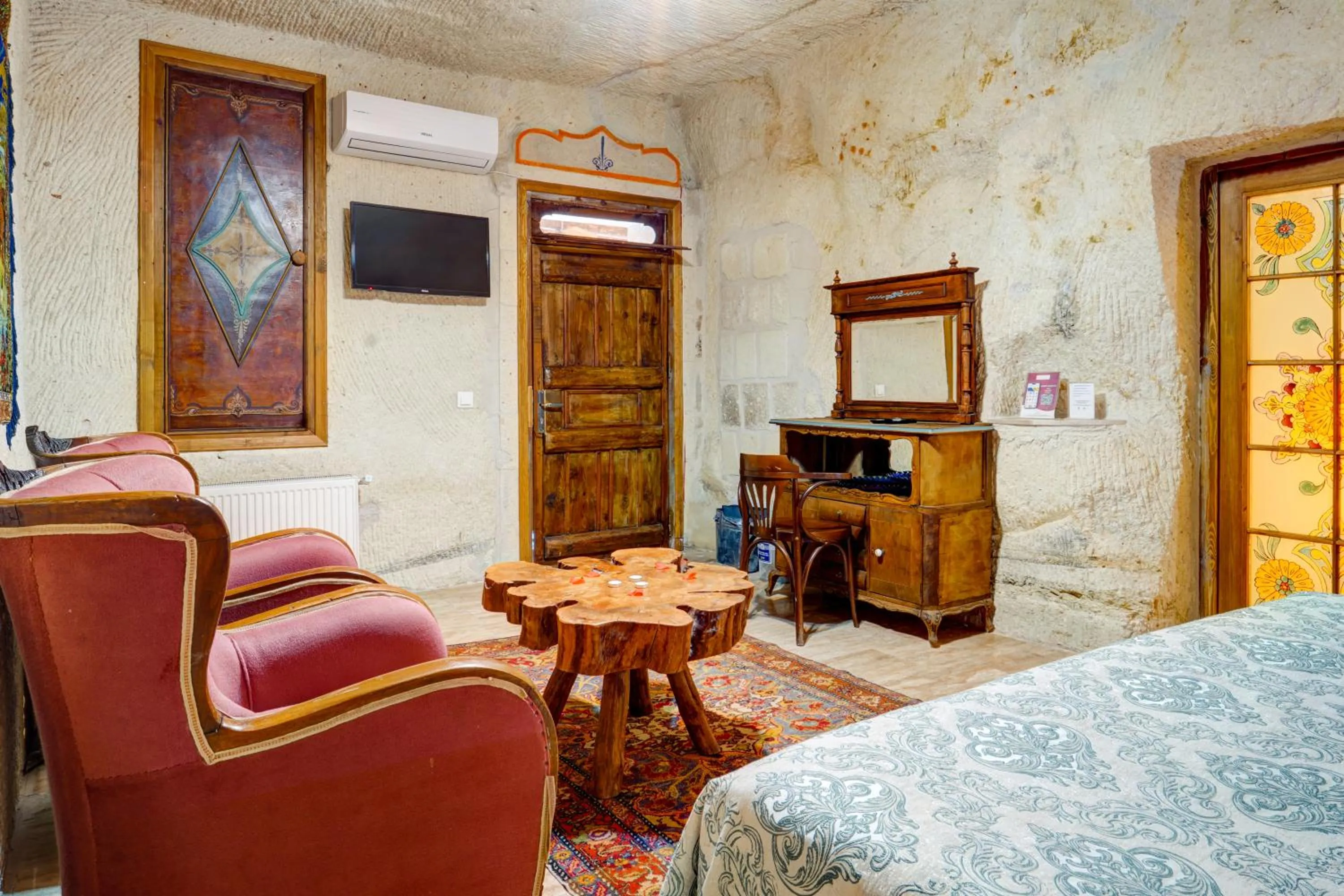 Seating area in Nova Cave Hotel