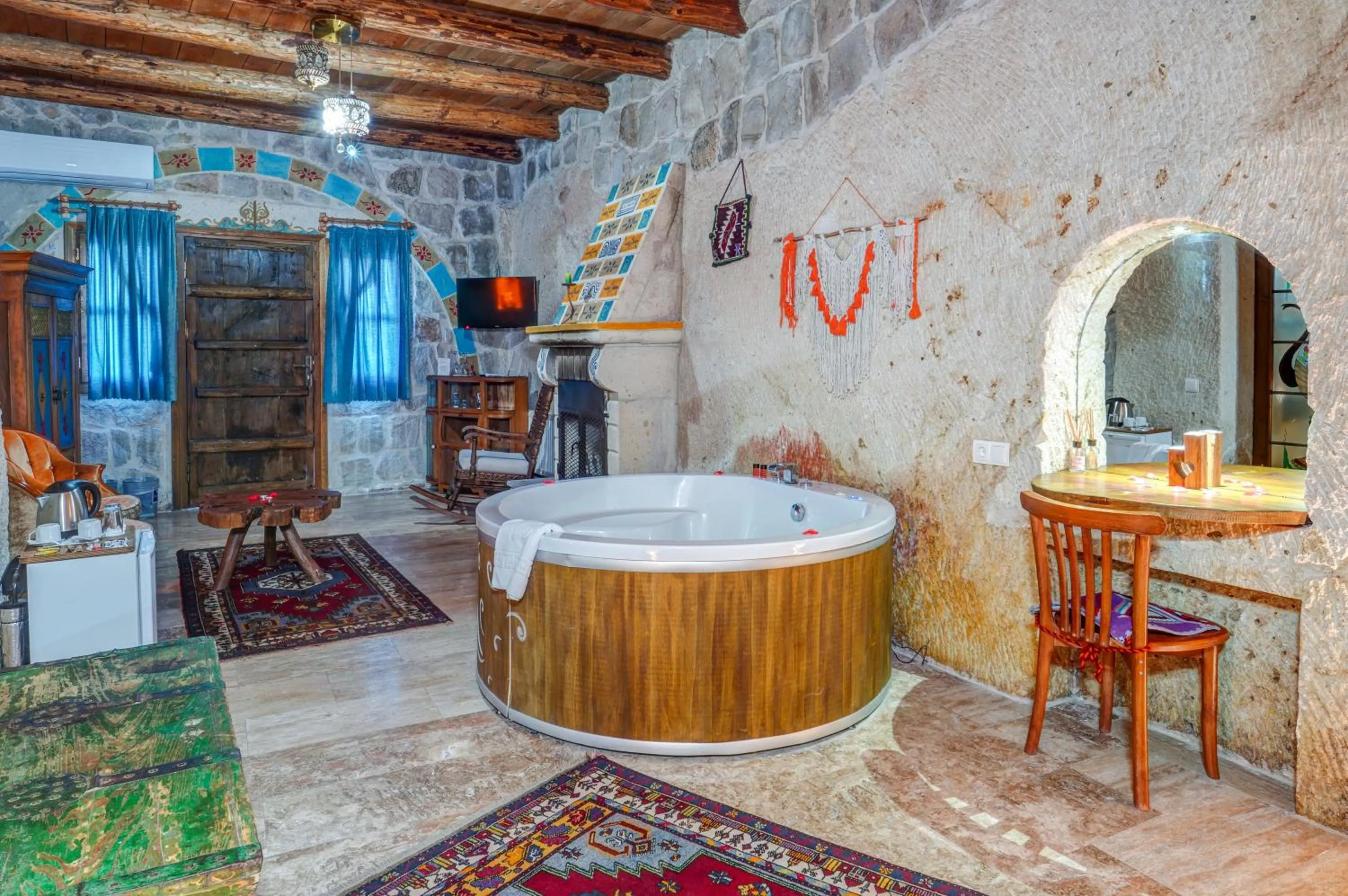 Photo of the whole room in Nova Cave Hotel