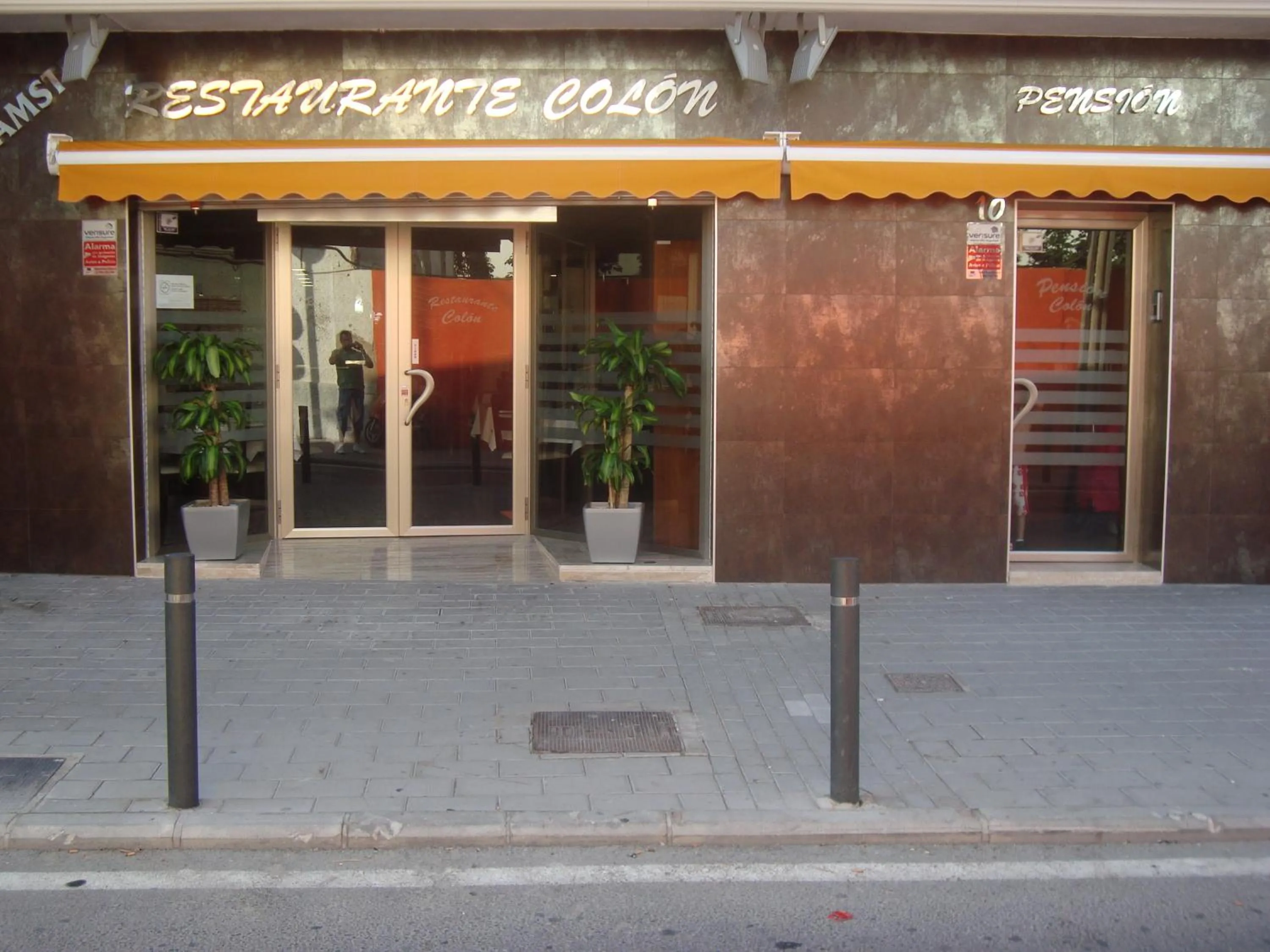 Facade/entrance in Pension Colón