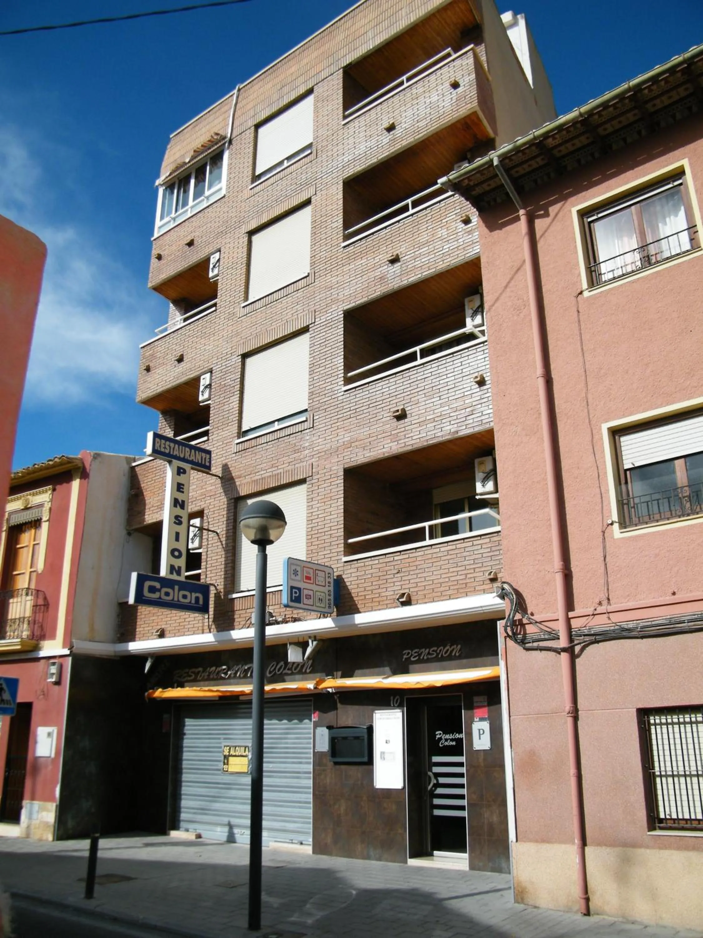 Property building in Pension Colón