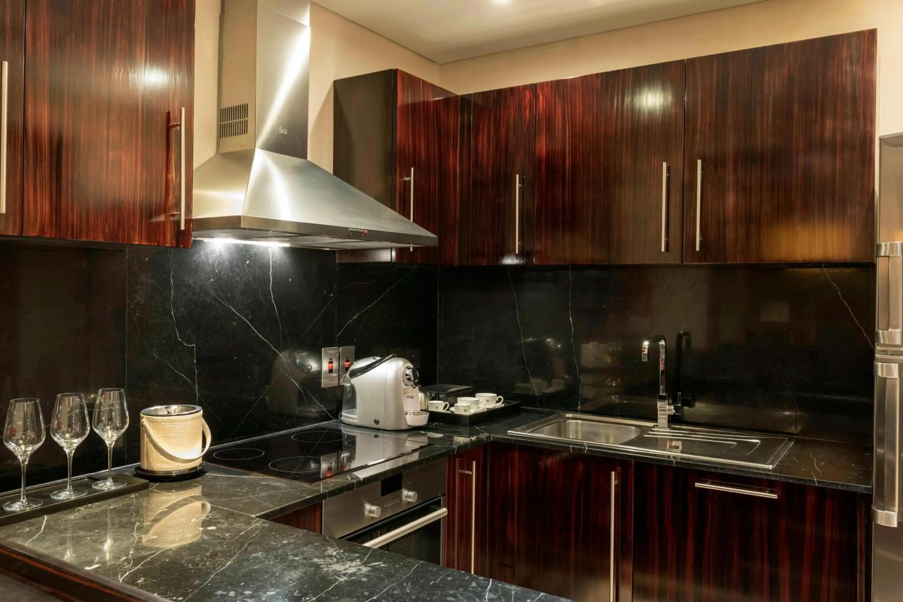Kitchen or kitchenette in Grosvenor House, a Luxury Collection Hotel, Dubai