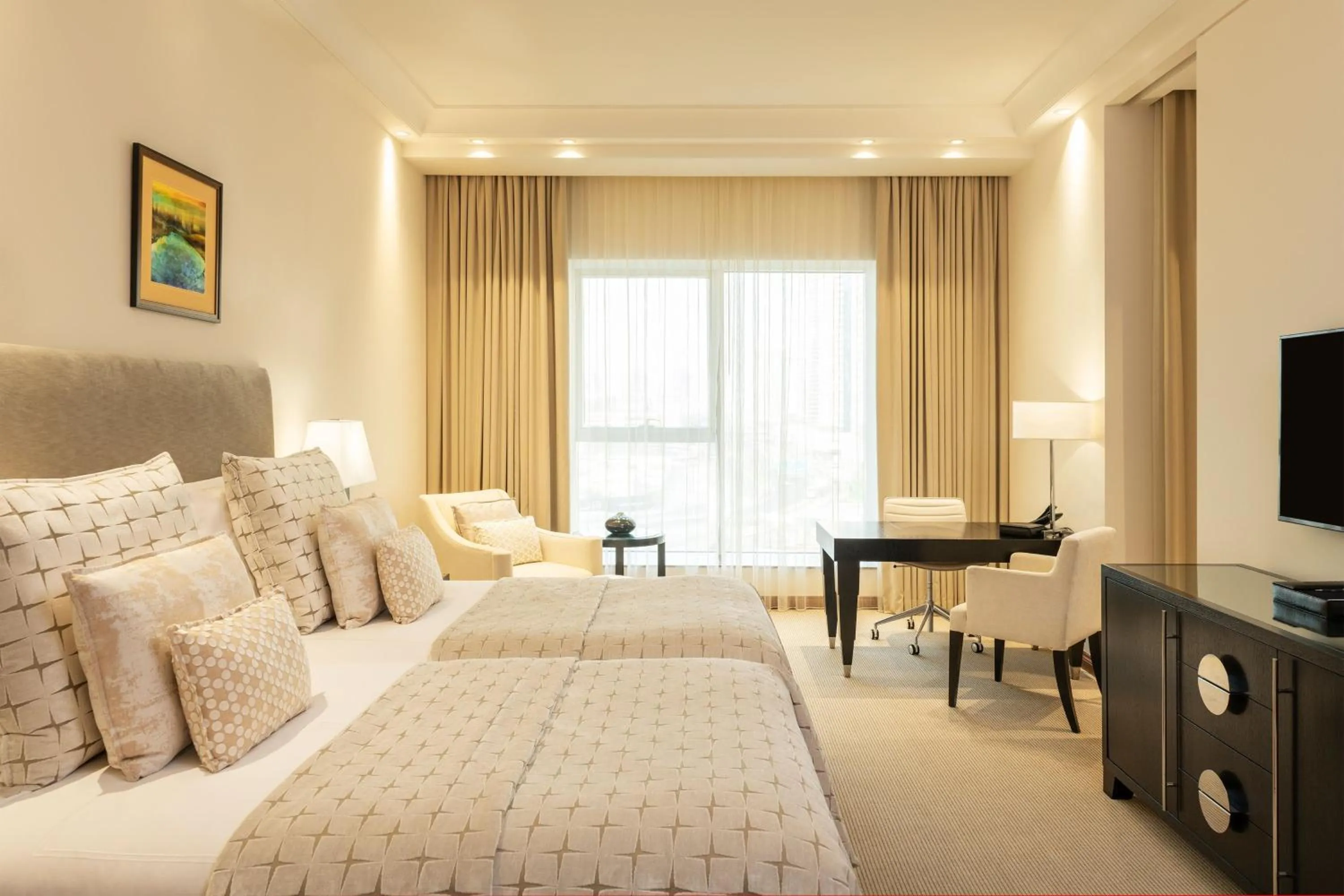 Photo of the whole room, Bed in Grosvenor House, a Luxury Collection Hotel, Dubai