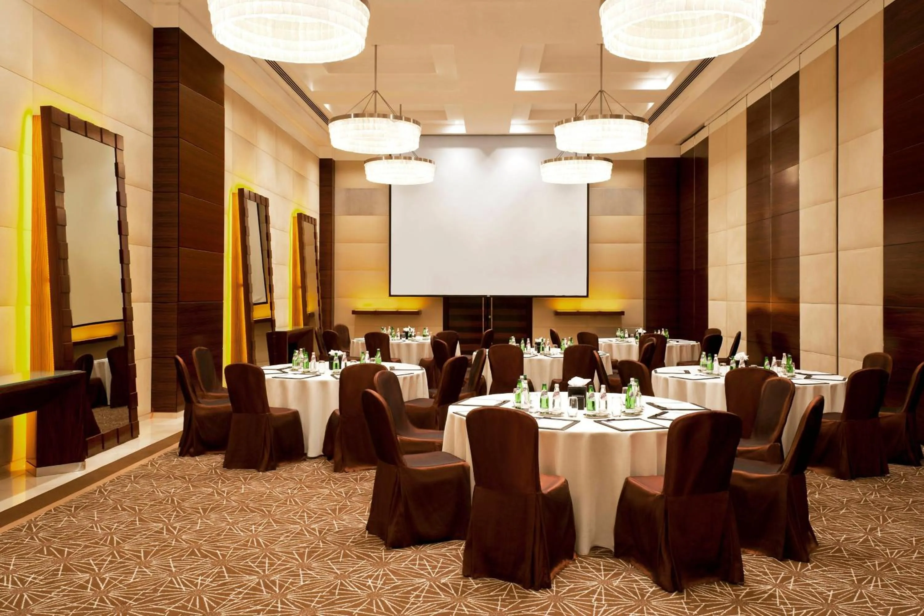 Meeting/conference room in Grosvenor House, a Luxury Collection Hotel, Dubai