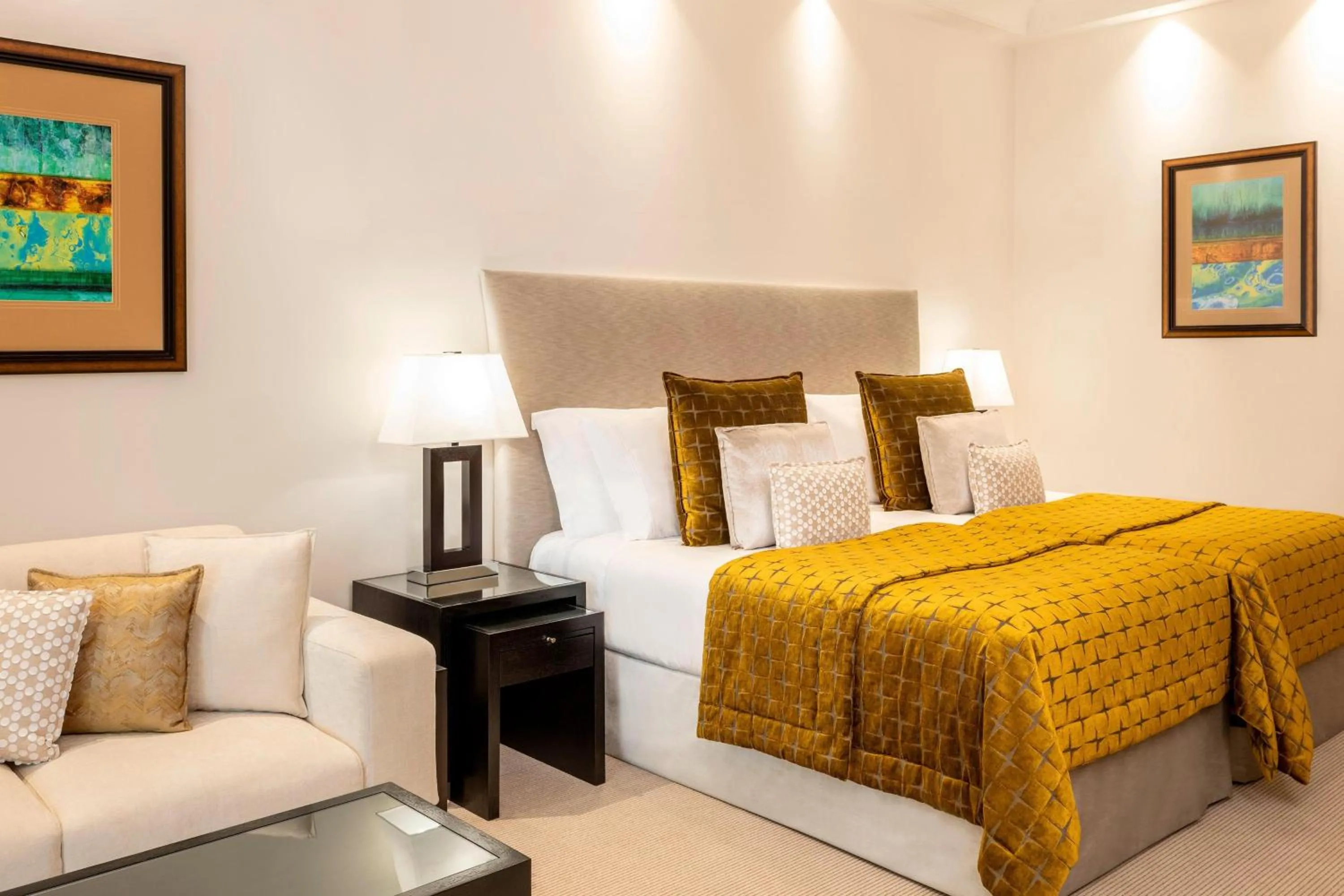 Photo of the whole room, Bed in Grosvenor House, a Luxury Collection Hotel, Dubai