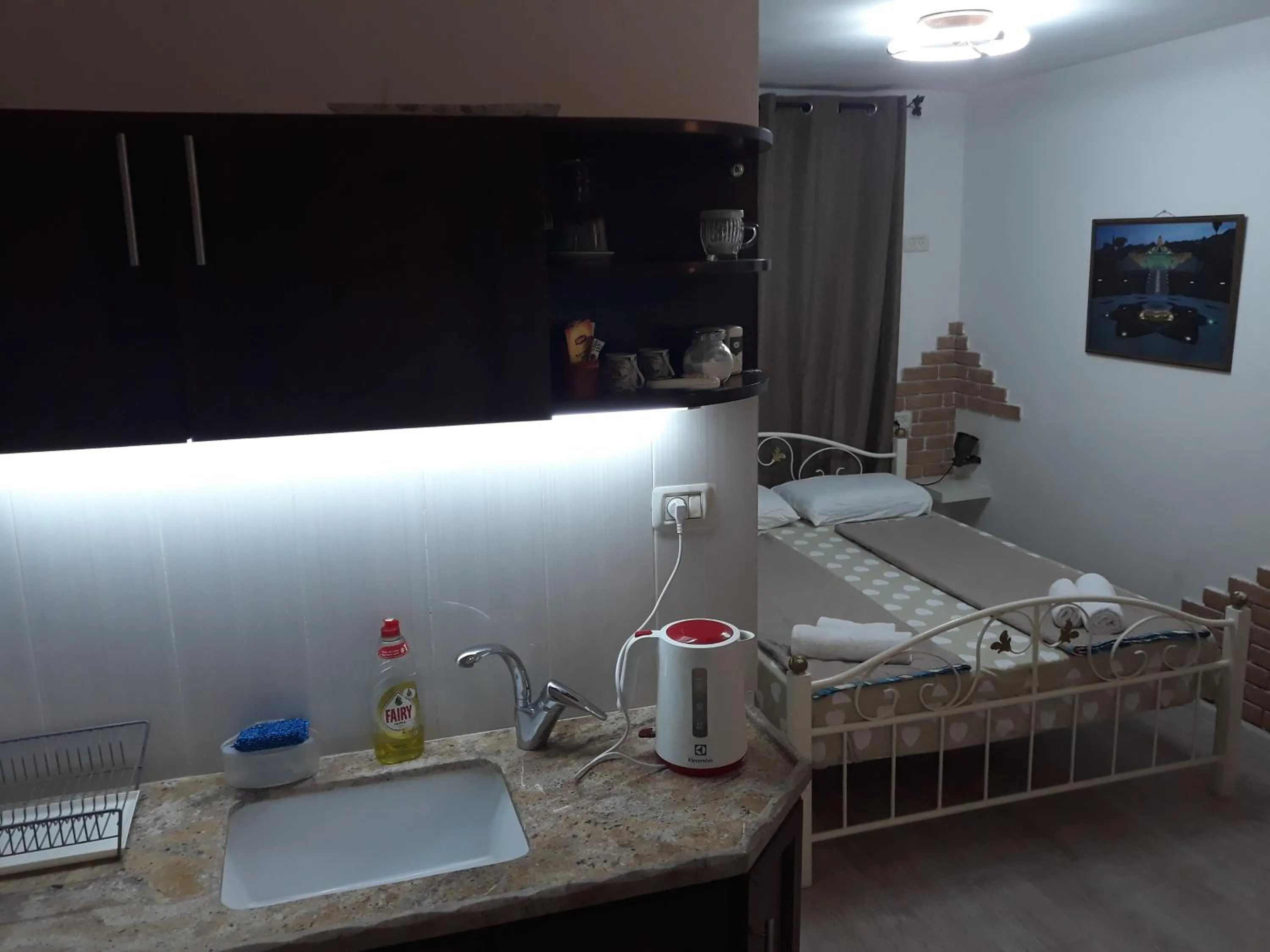 Kitchen or kitchenette, Bed in Tamer Guest house