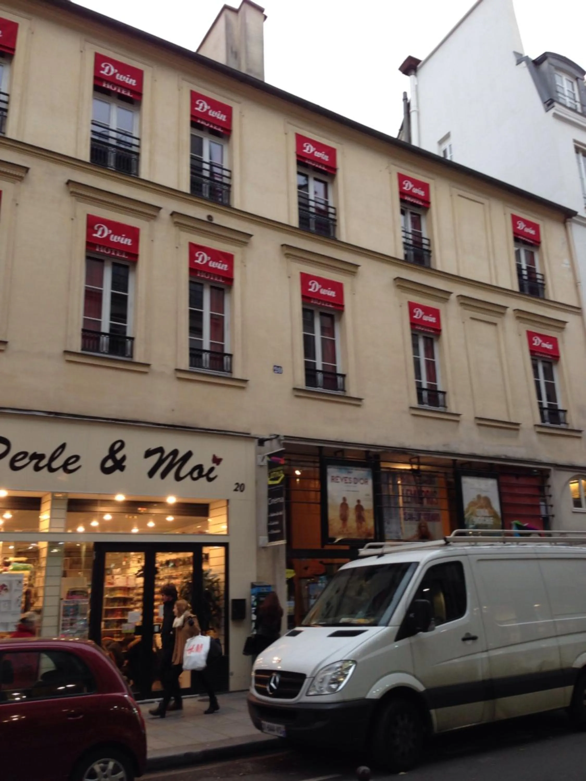 Facade/entrance in D'win