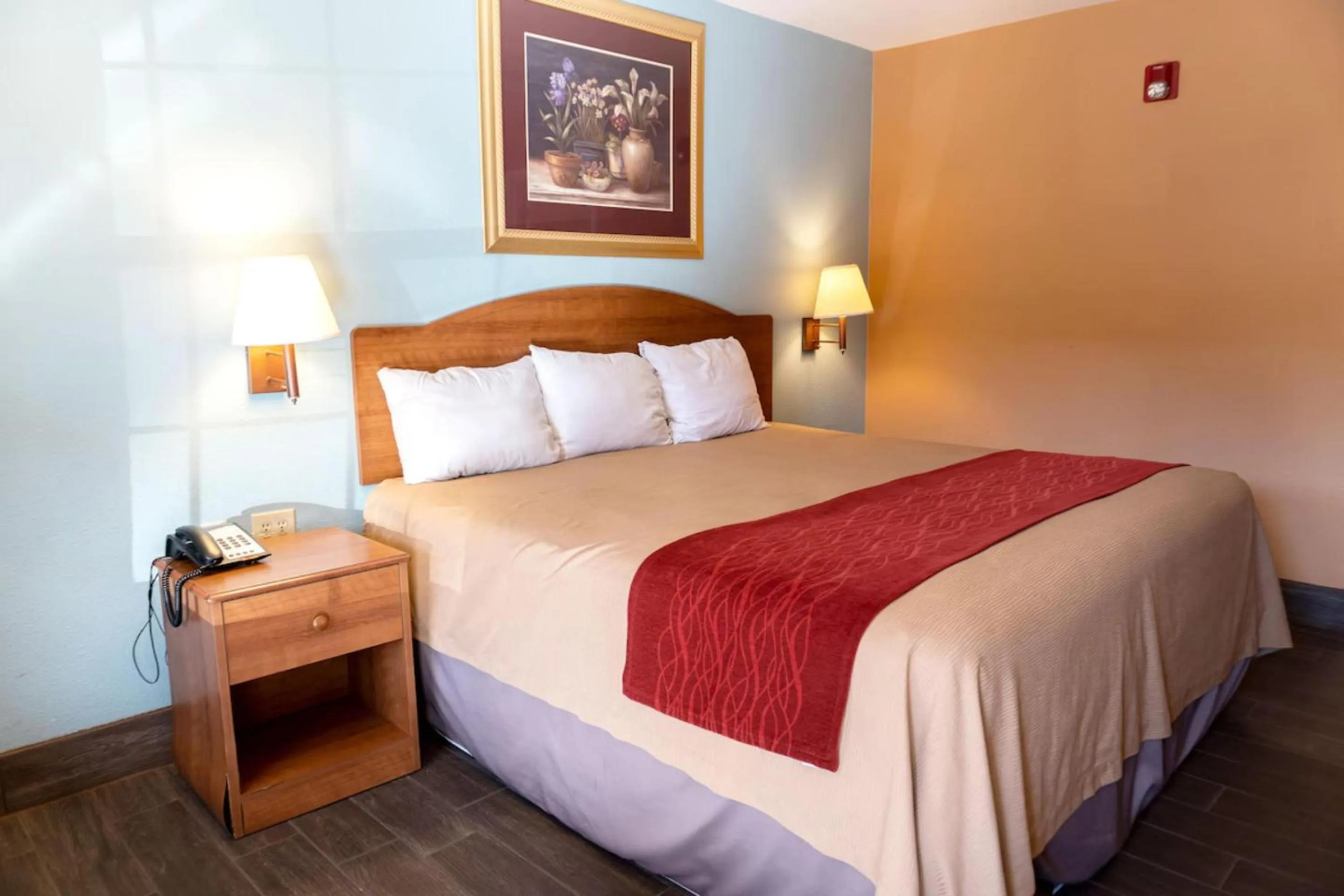 Queen Bed Non-Smoking in Sky Palace Inn By OYO Anthony KS