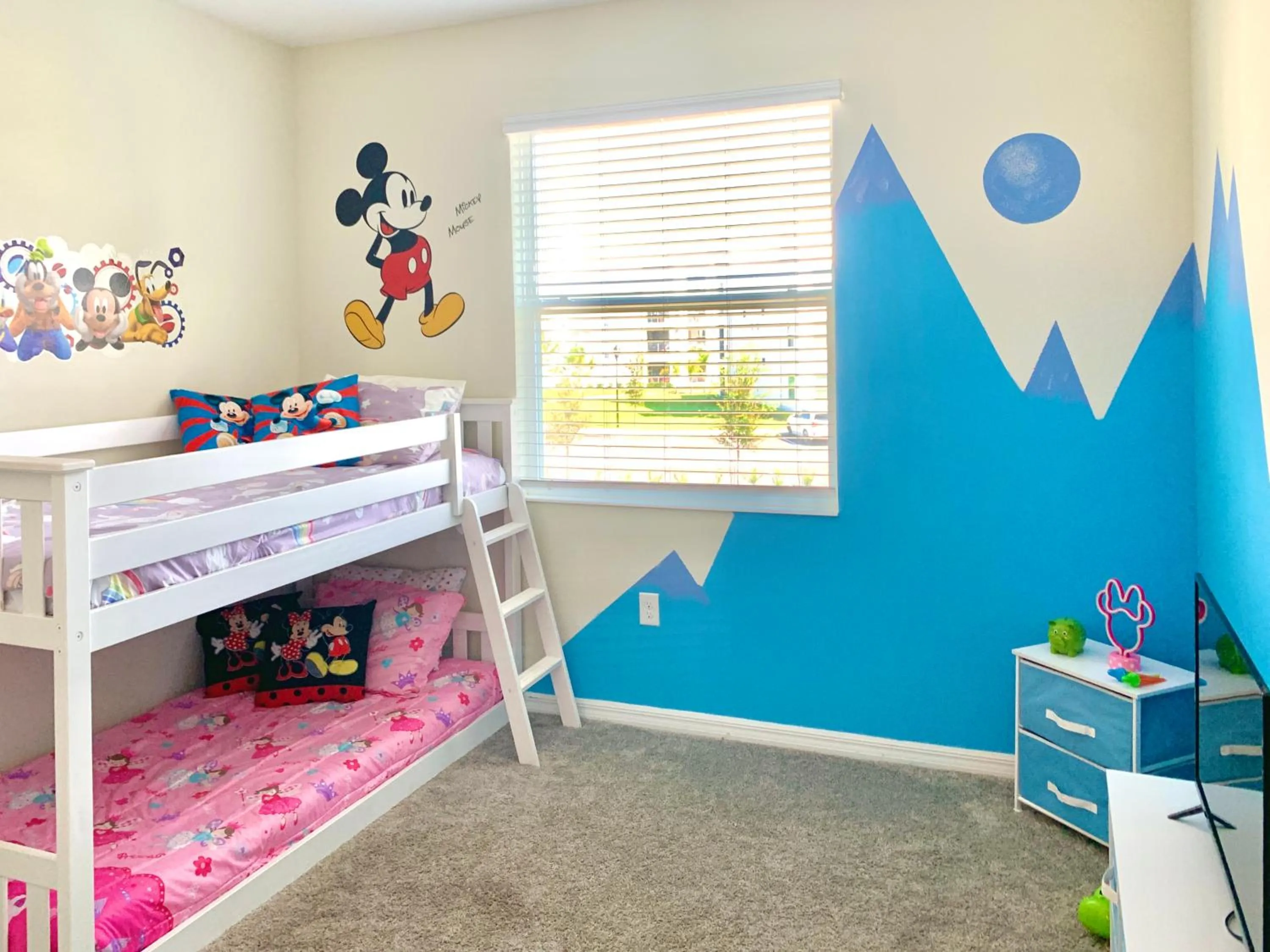 Bed in 3B2B-Beautiful Lake View-Baby Friendly-FREE WATER PARK!NO Resort Fee-5 Miles to Disney-Storey Lake 3141