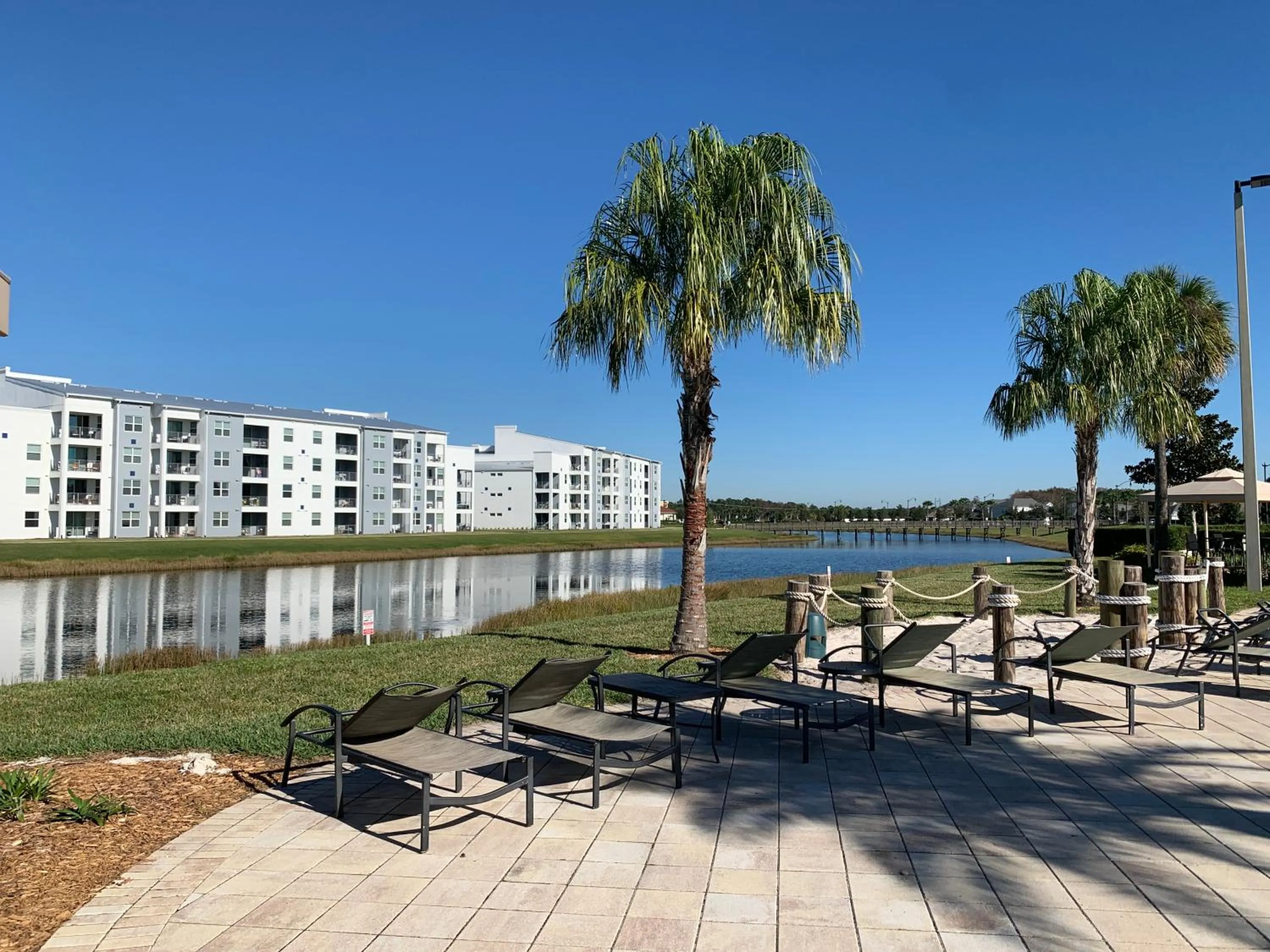 Property building in 3B2B-Beautiful Lake View-Baby Friendly-FREE WATER PARK!NO Resort Fee-5 Miles to Disney-Storey Lake 3141