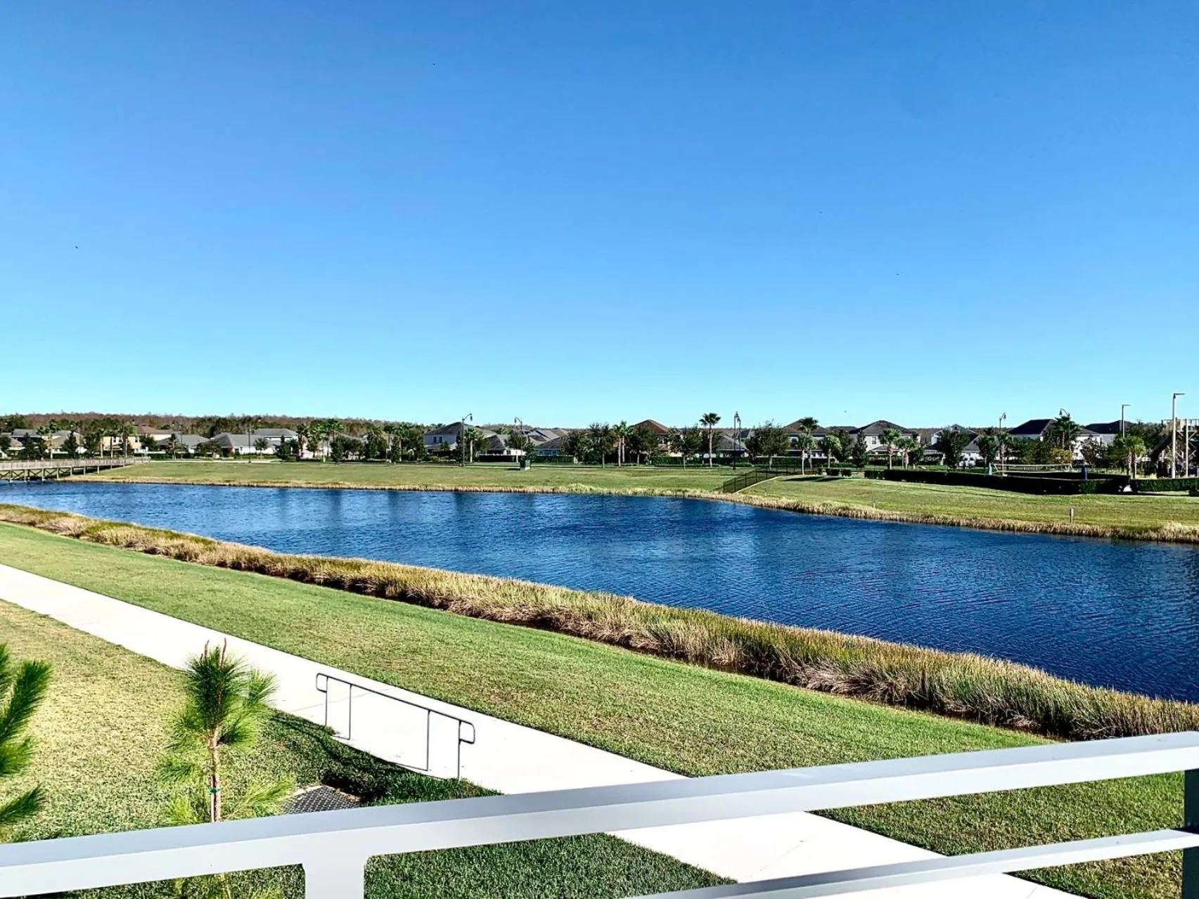 Lake view in 3B2B-Beautiful Lake View-Baby Friendly-FREE WATER PARK!NO Resort Fee-5 Miles to Disney-Storey Lake 3141