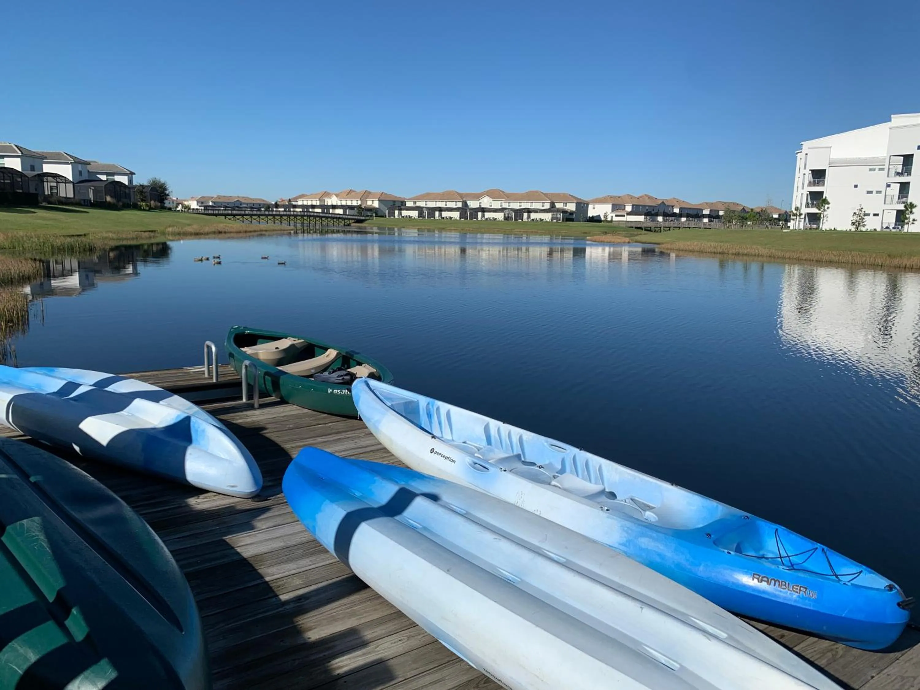 Lake view in 3B2B-Beautiful Lake View-Baby Friendly-FREE WATER PARK!NO Resort Fee-5 Miles to Disney-Storey Lake 3141